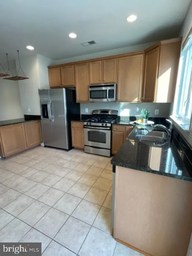 Brambleton, Virginia 20148, United States, 3 Bedrooms Bedrooms, ,4 BathroomsBathrooms,Residential,Coming Soon,90588