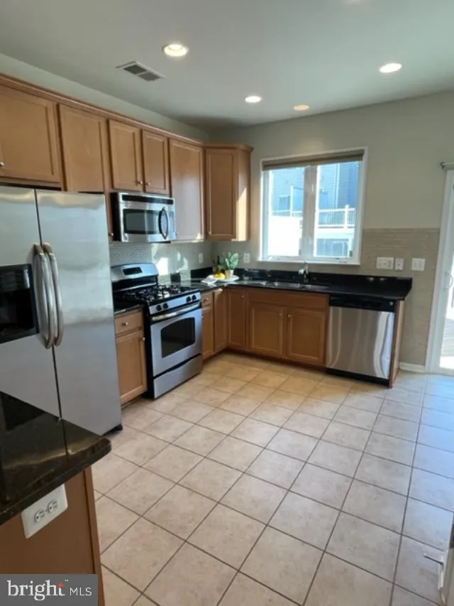 Brambleton, Virginia 20148, United States, 3 Bedrooms Bedrooms, ,4 BathroomsBathrooms,Residential,Coming Soon,90588