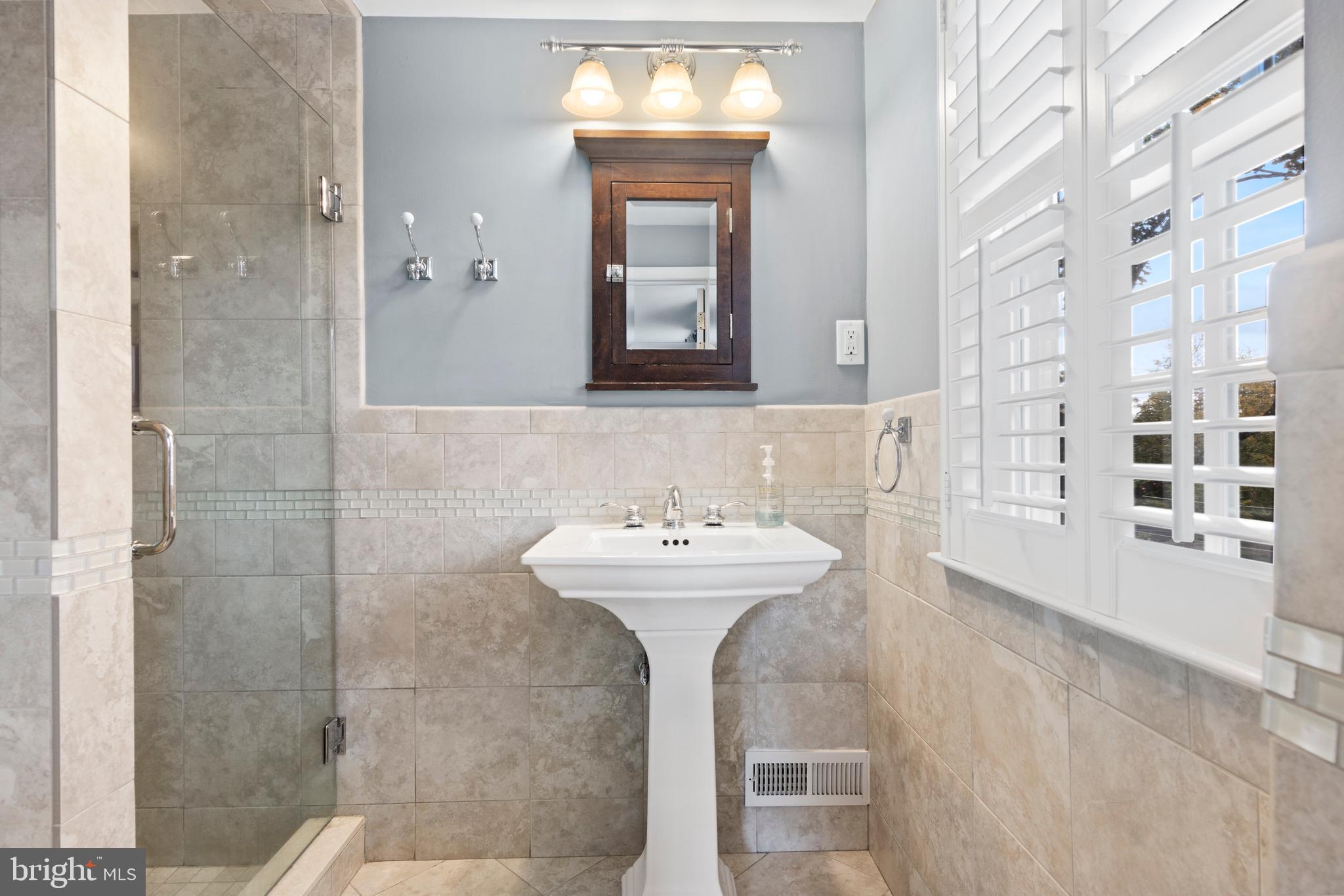 SOUTH WAYNE - Residential