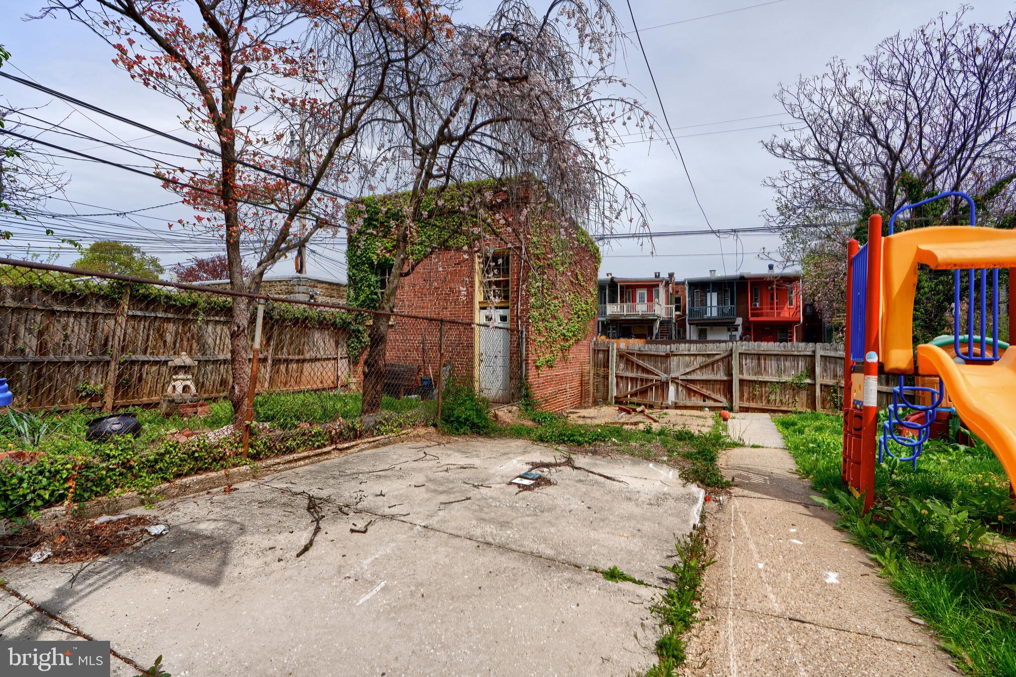 CHARLES VILLAGE - Residential Lease