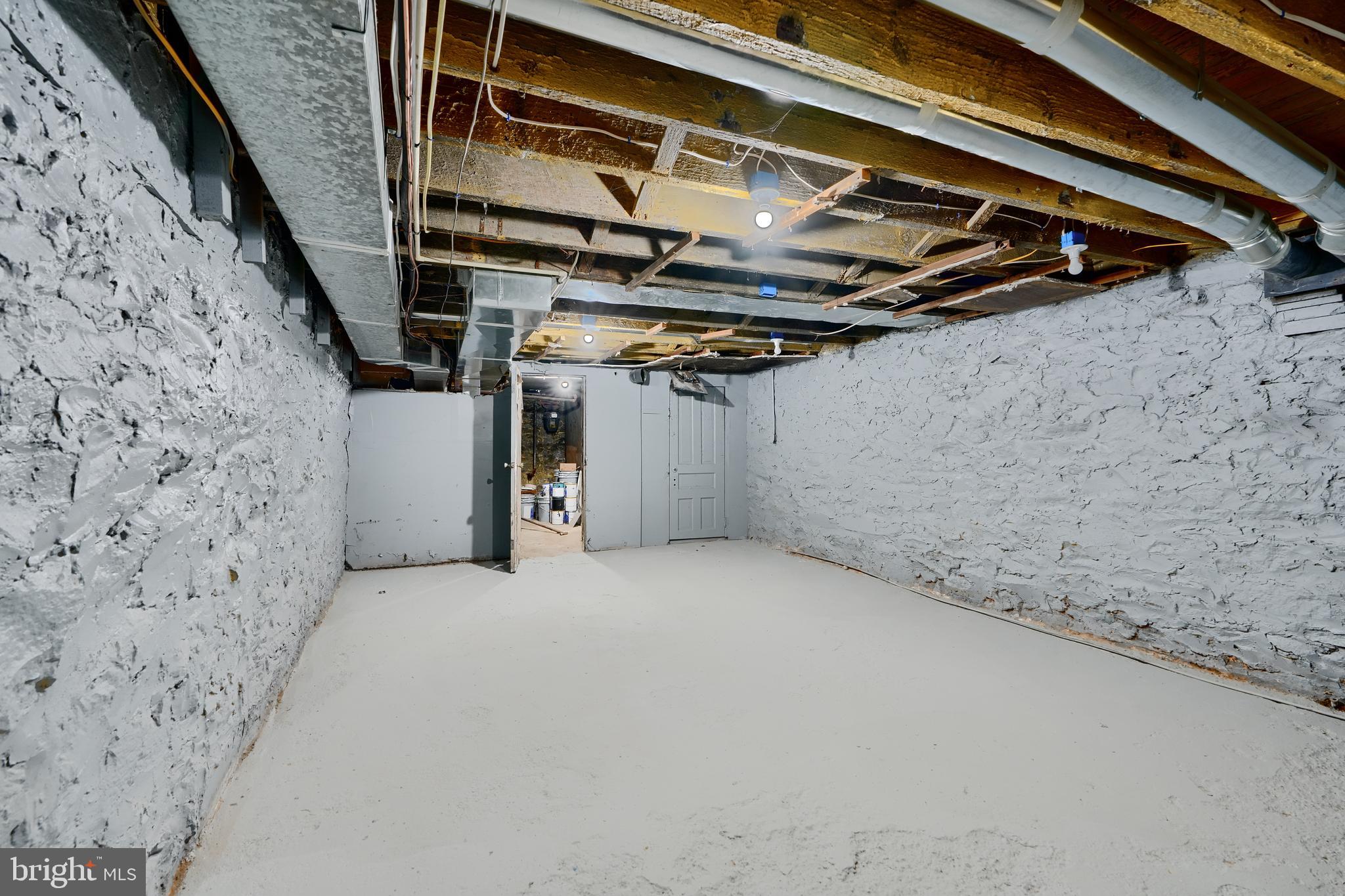 CHARLES VILLAGE - Residential Lease