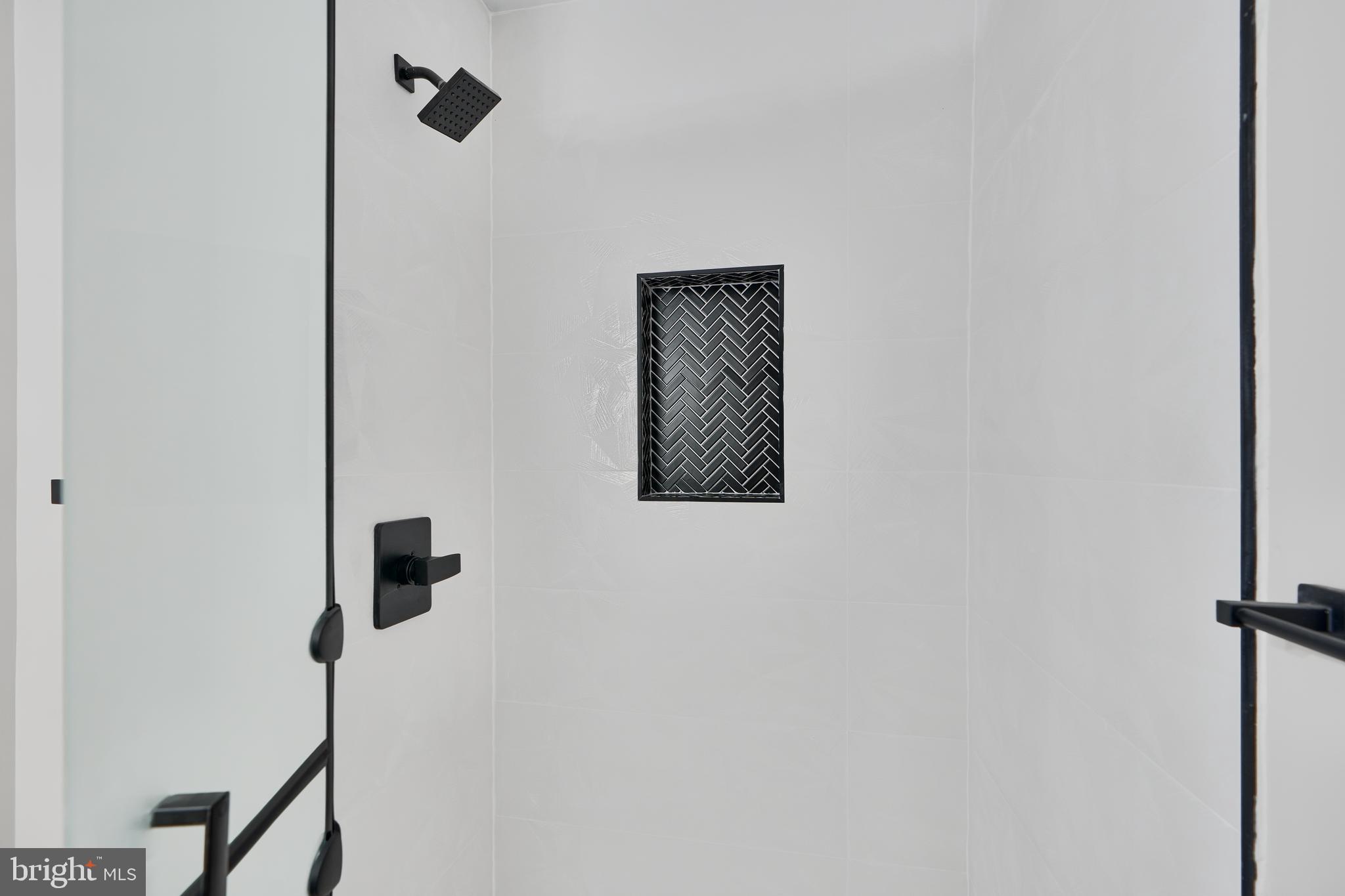 CHARLES VILLAGE - Residential Lease