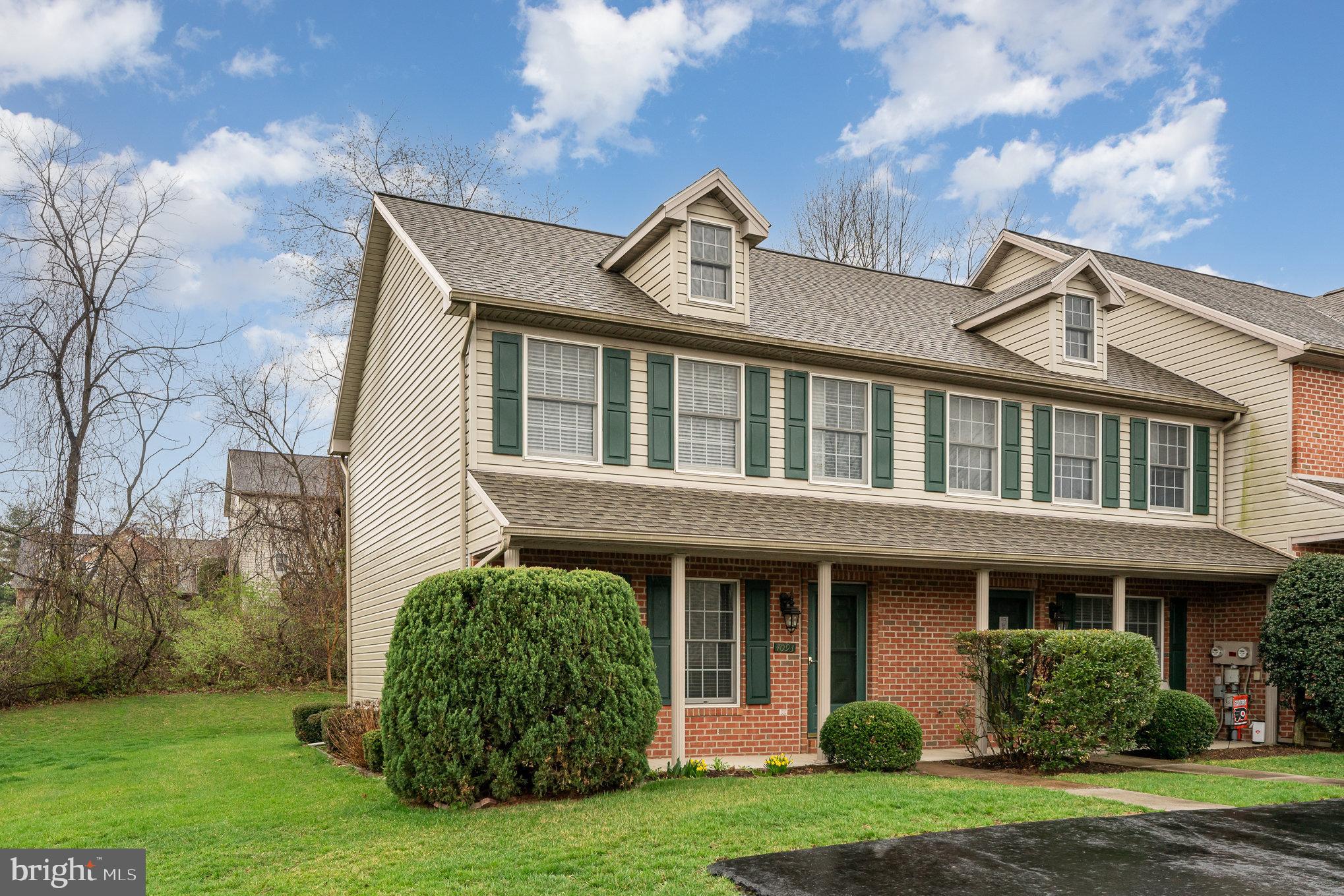 WHELAN CROSSING - Residential Lease