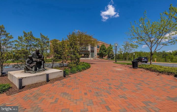 VILLAGES OF URBANA - Residential Lease