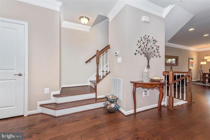 VILLAGES OF URBANA - Residential Lease