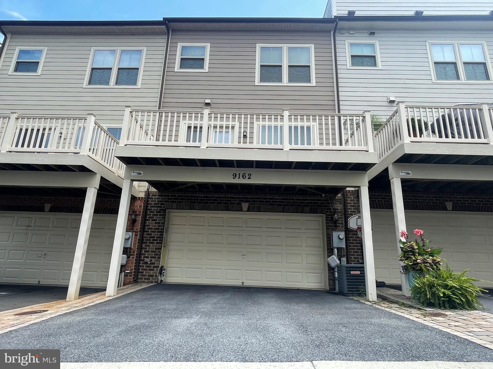 VILLAGES OF URBANA - Residential Lease