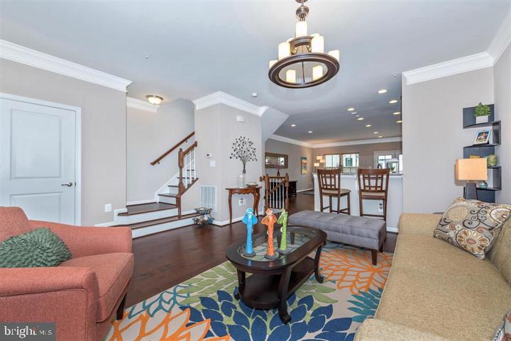 VILLAGES OF URBANA - Residential Lease