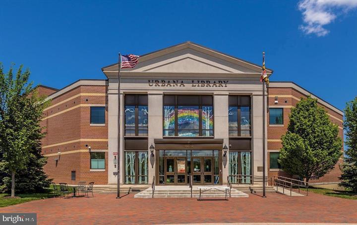 VILLAGES OF URBANA - Residential Lease