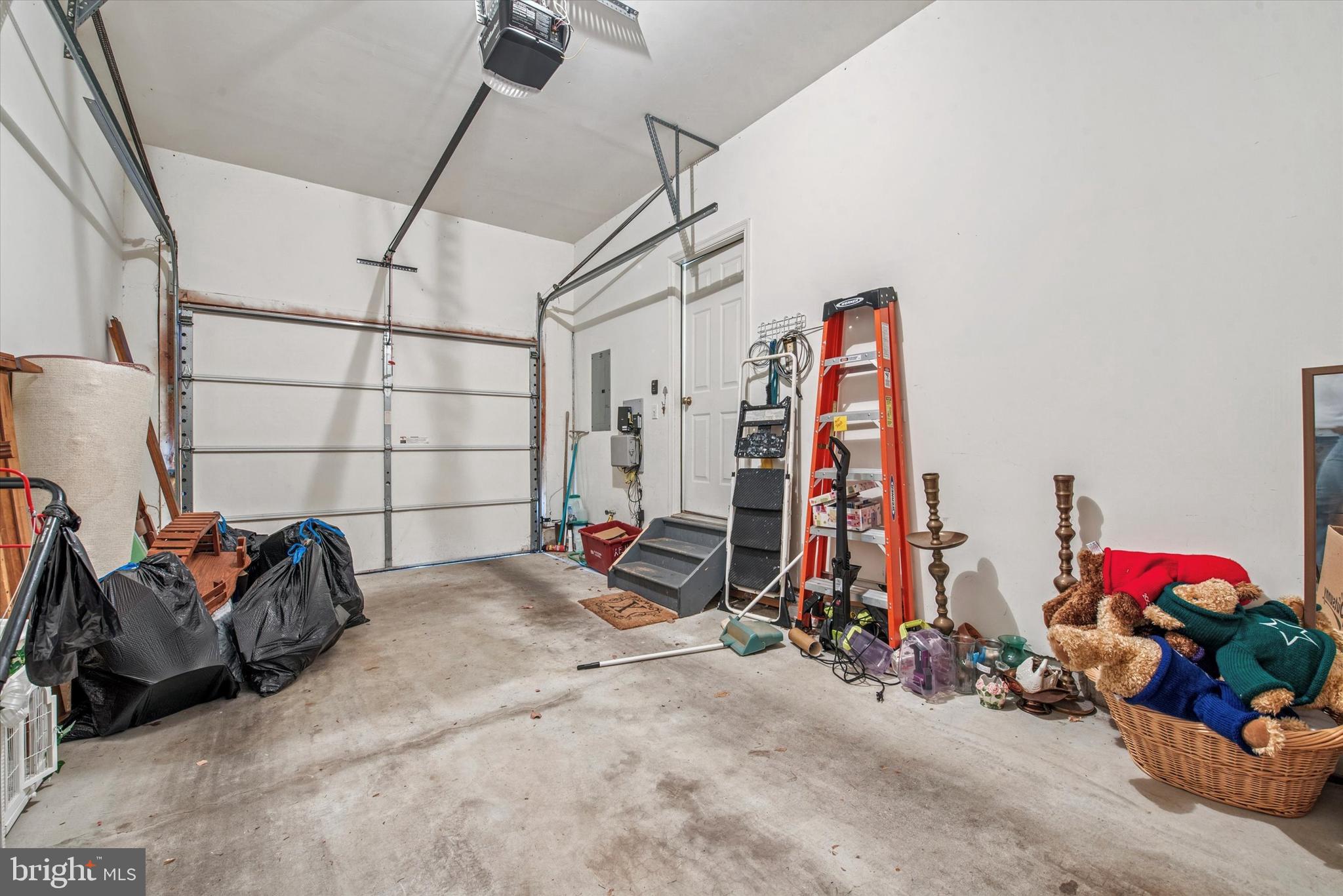 FOX HILL FARM - Residential