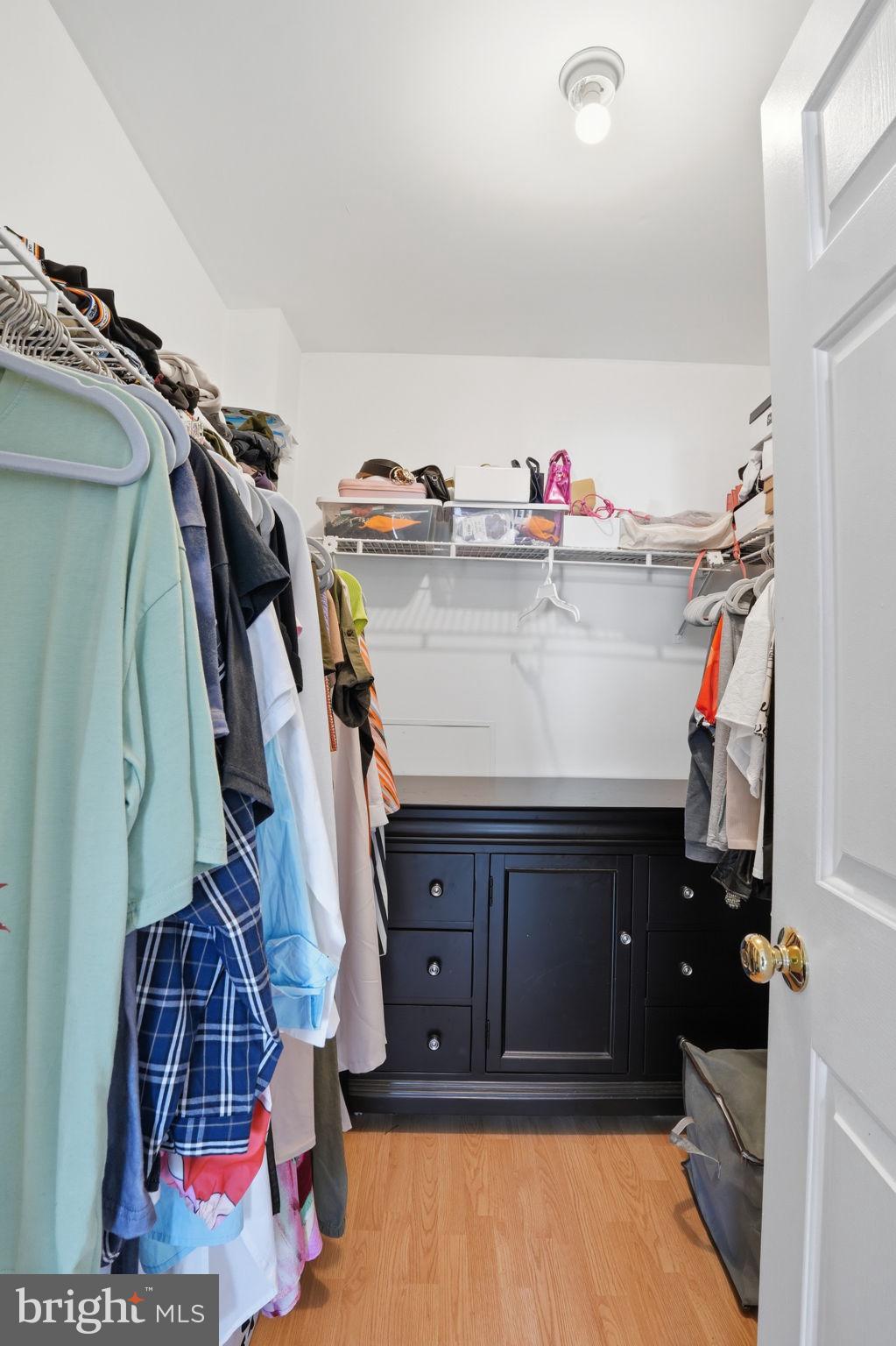 MEADOWGATE - Residential