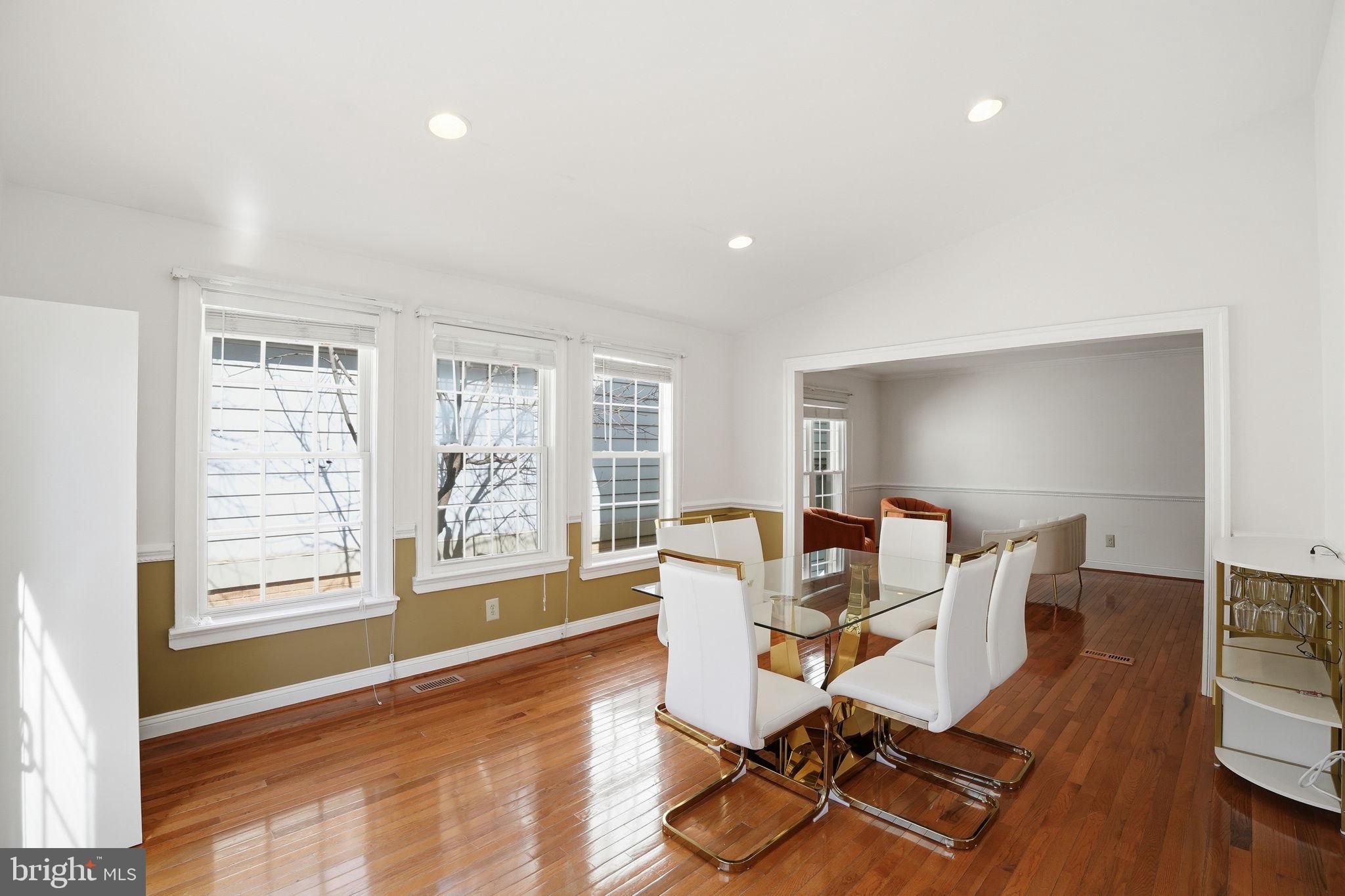 MEADOWGATE - Residential