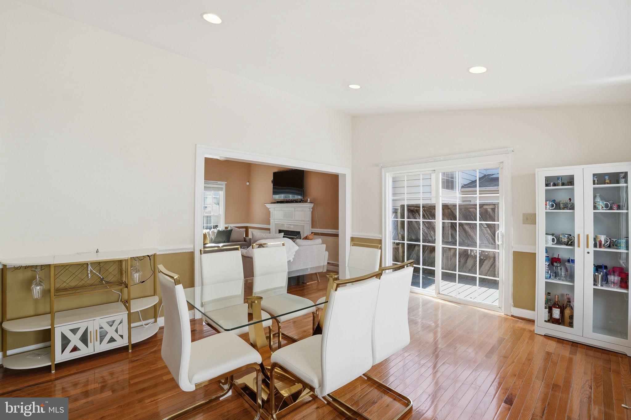 MEADOWGATE - Residential