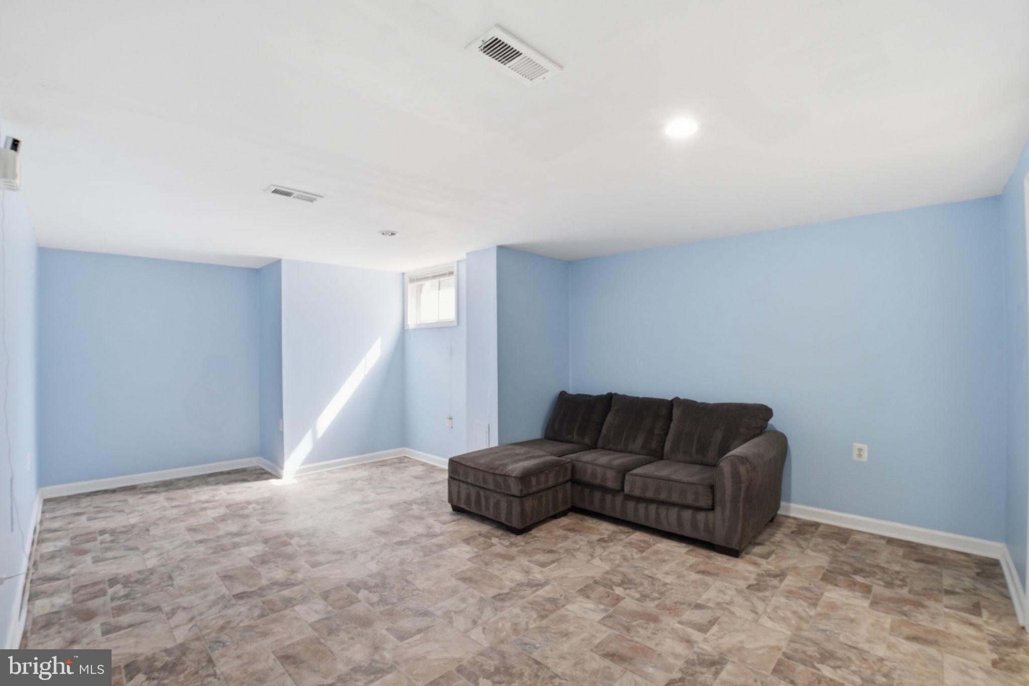 MEADOWGATE - Residential