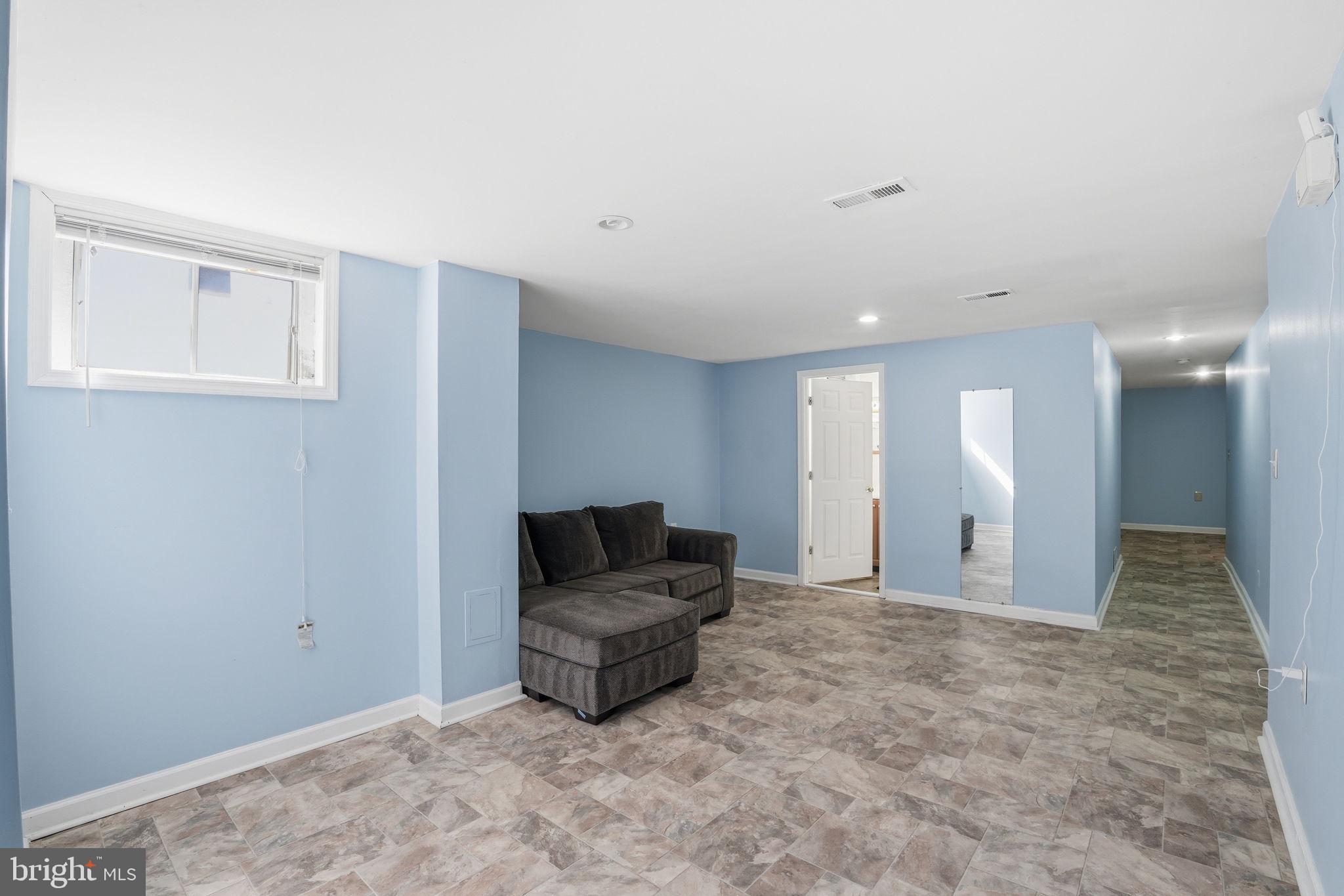 MEADOWGATE - Residential