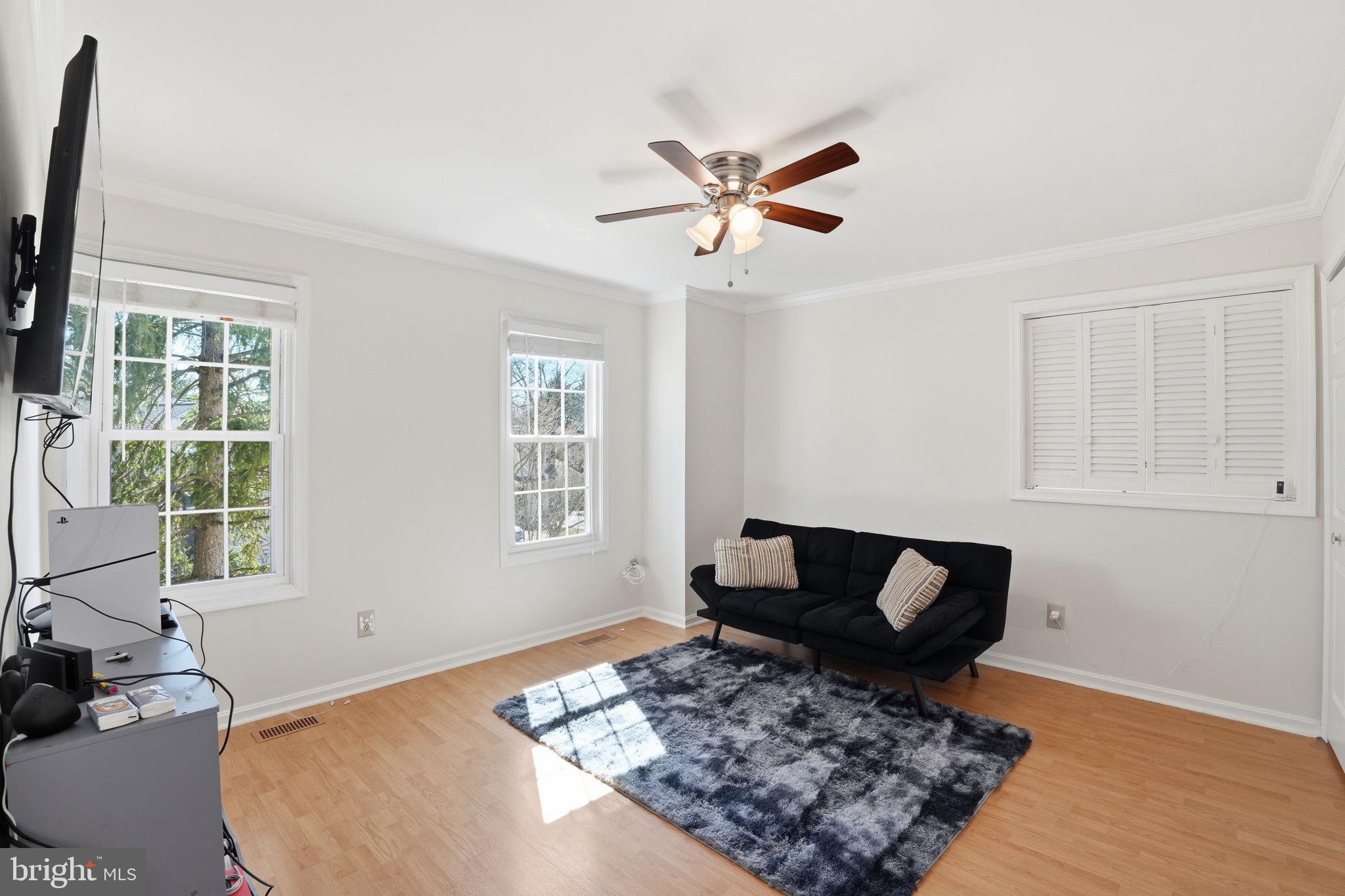 MEADOWGATE - Residential