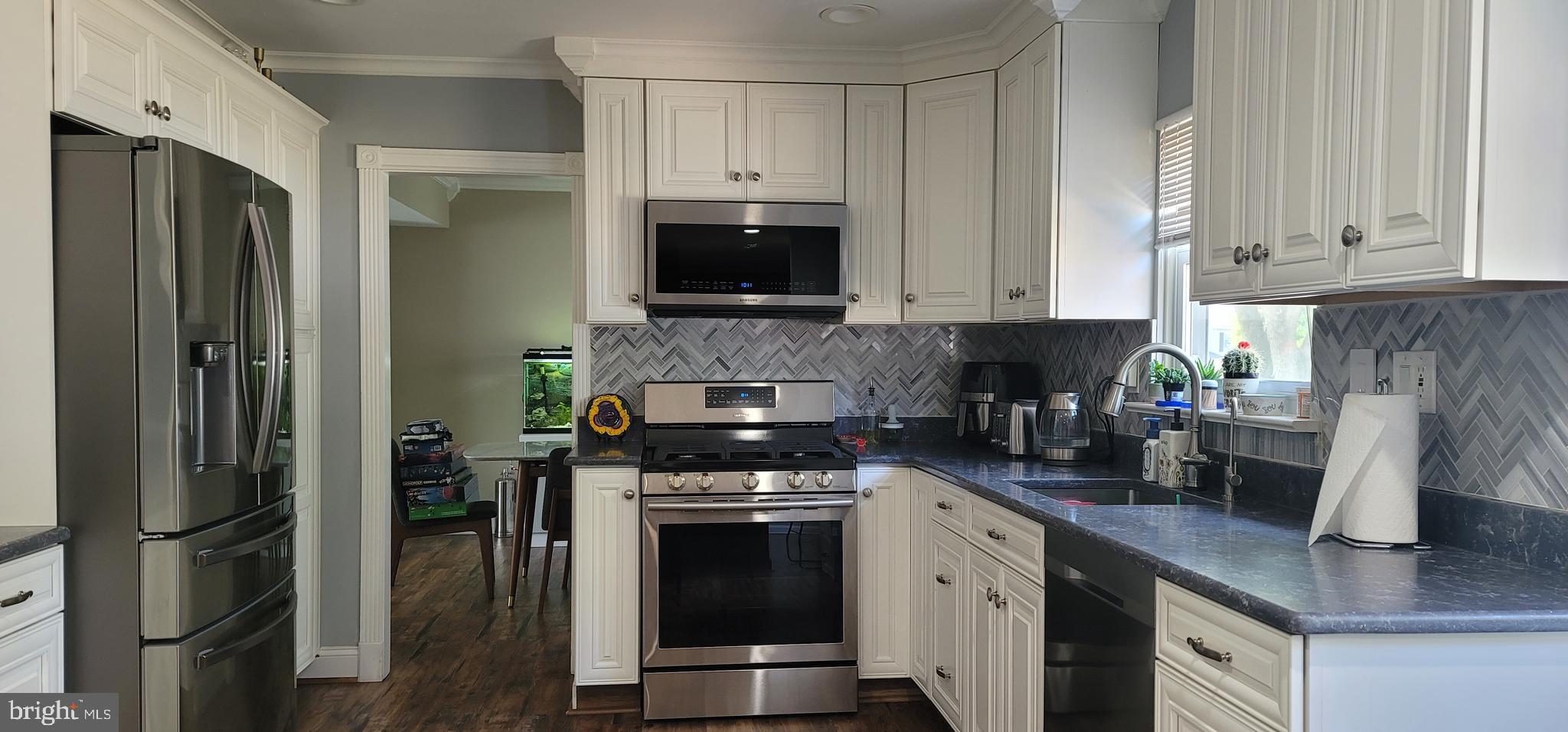 STONEHURST - Residential Lease