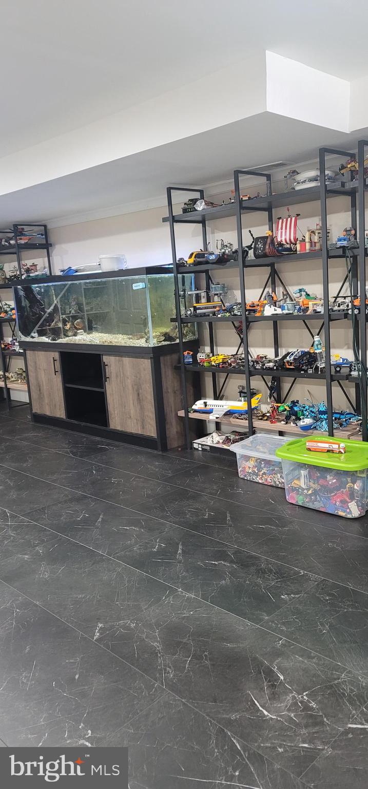 STONEHURST - Residential Lease