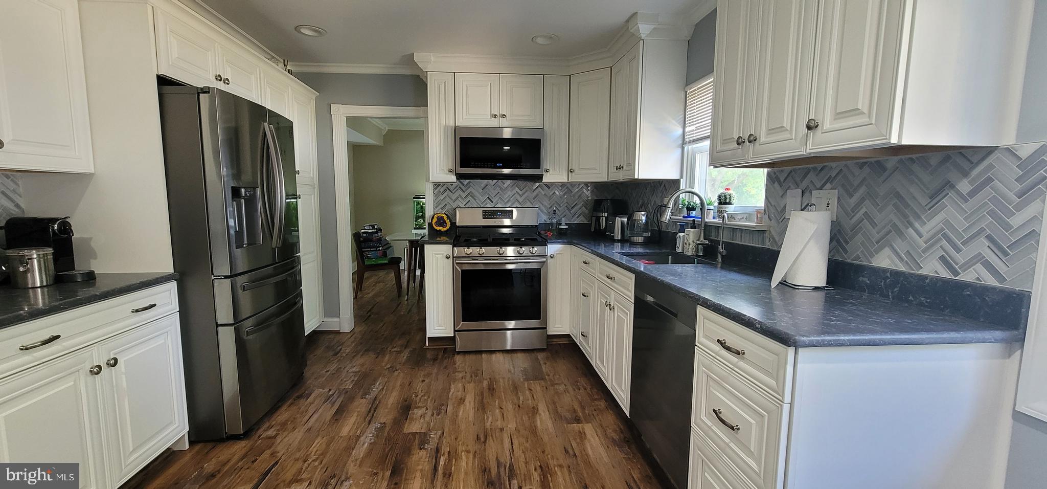 STONEHURST - Residential Lease