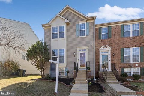 Townhouse For Sale - 43187 Owen Park Way<br/> CHANTILLY, VA 20152
