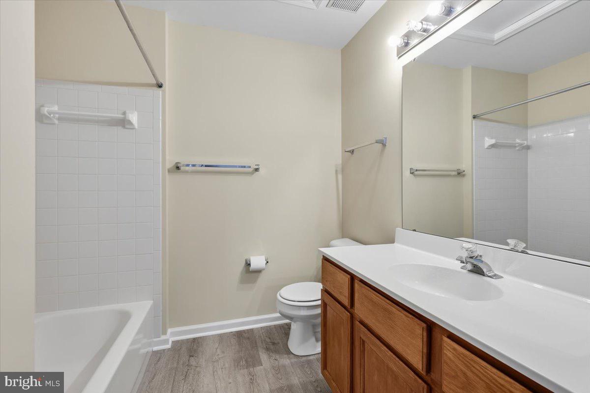 SOUTH RIDING - Residential