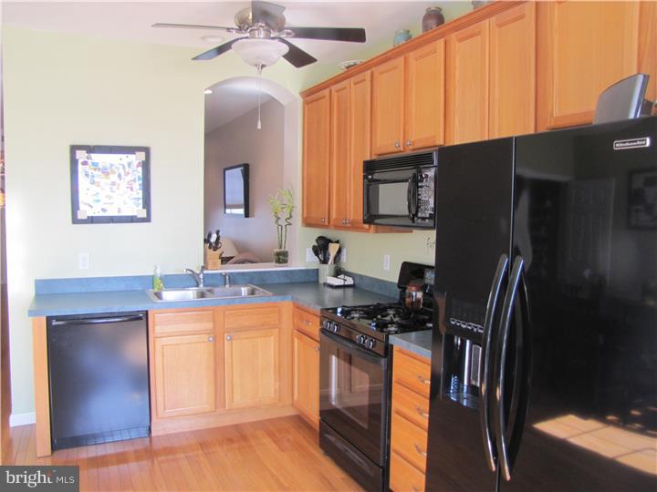 COUNTRY MEADOWS - Residential