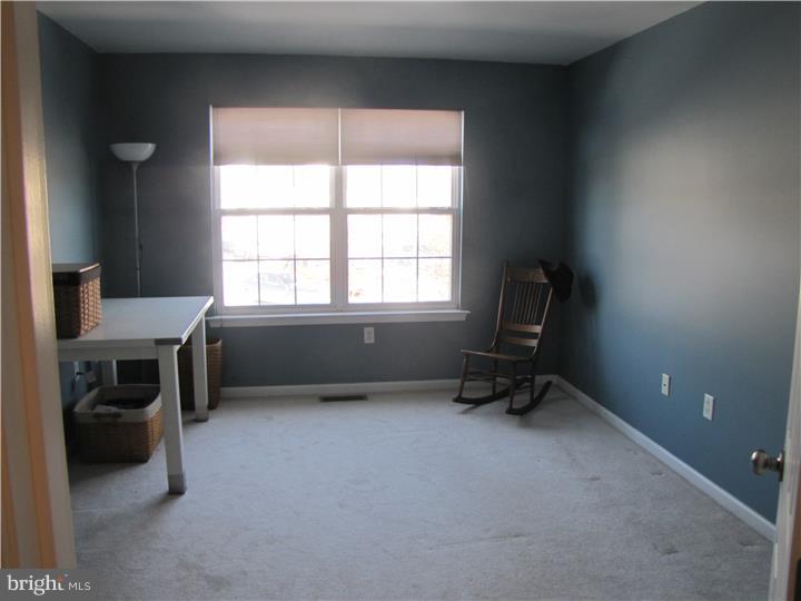 COUNTRY MEADOWS - Residential