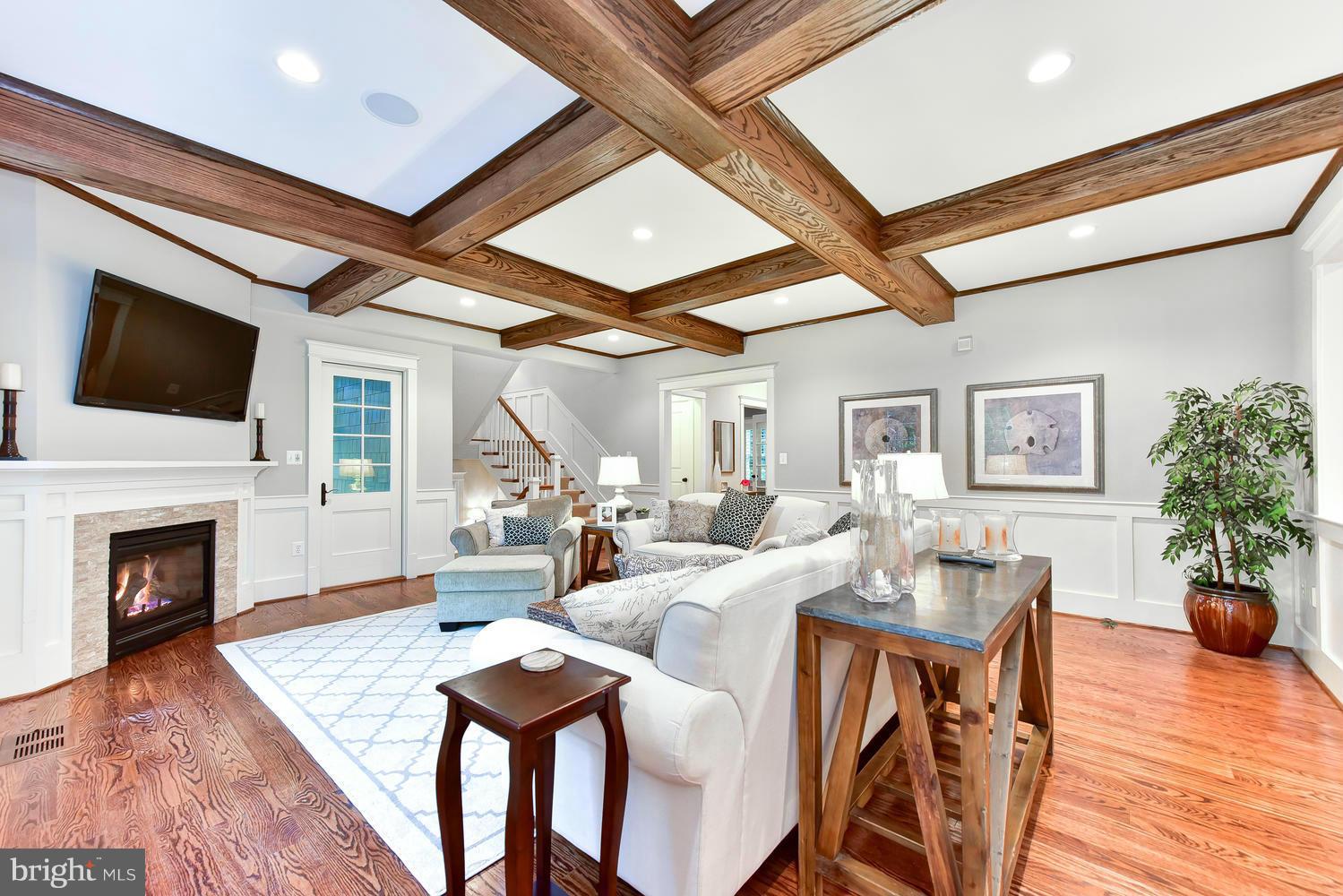 LEE HEIGHTS - Residential