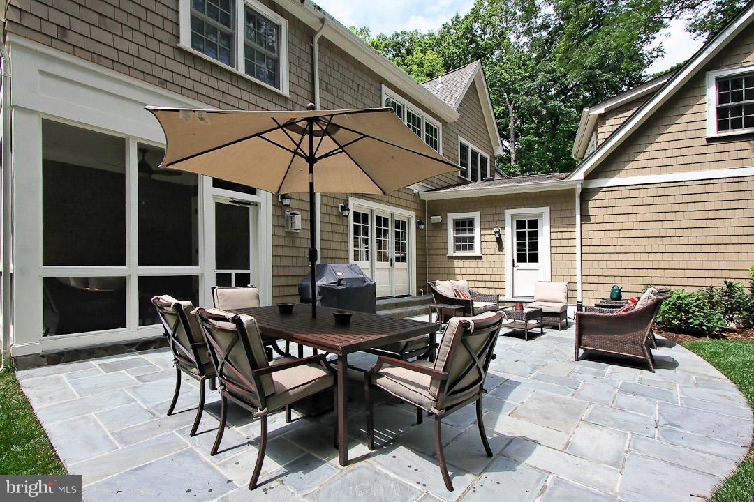 LEE HEIGHTS - Residential