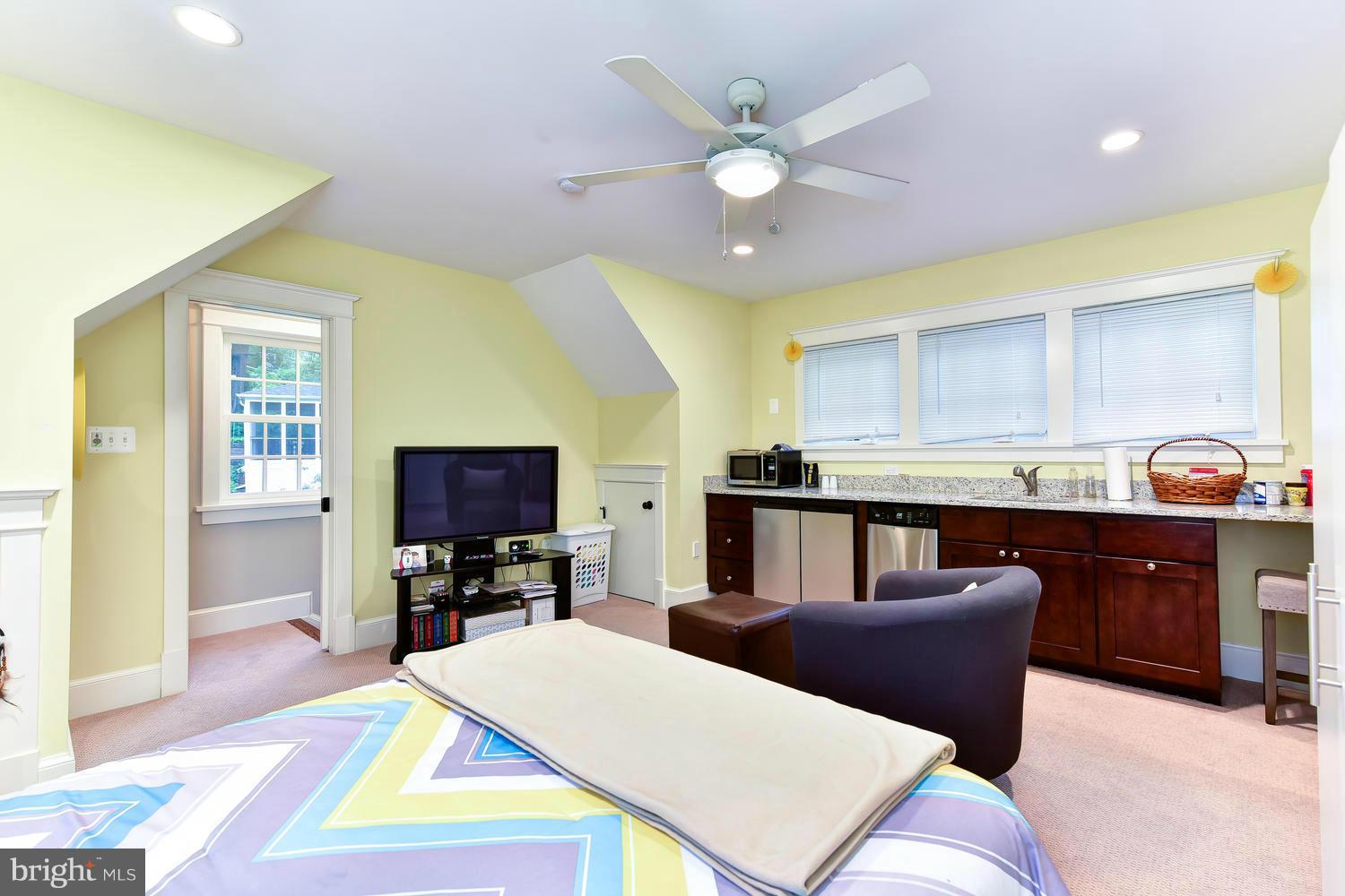 LEE HEIGHTS - Residential