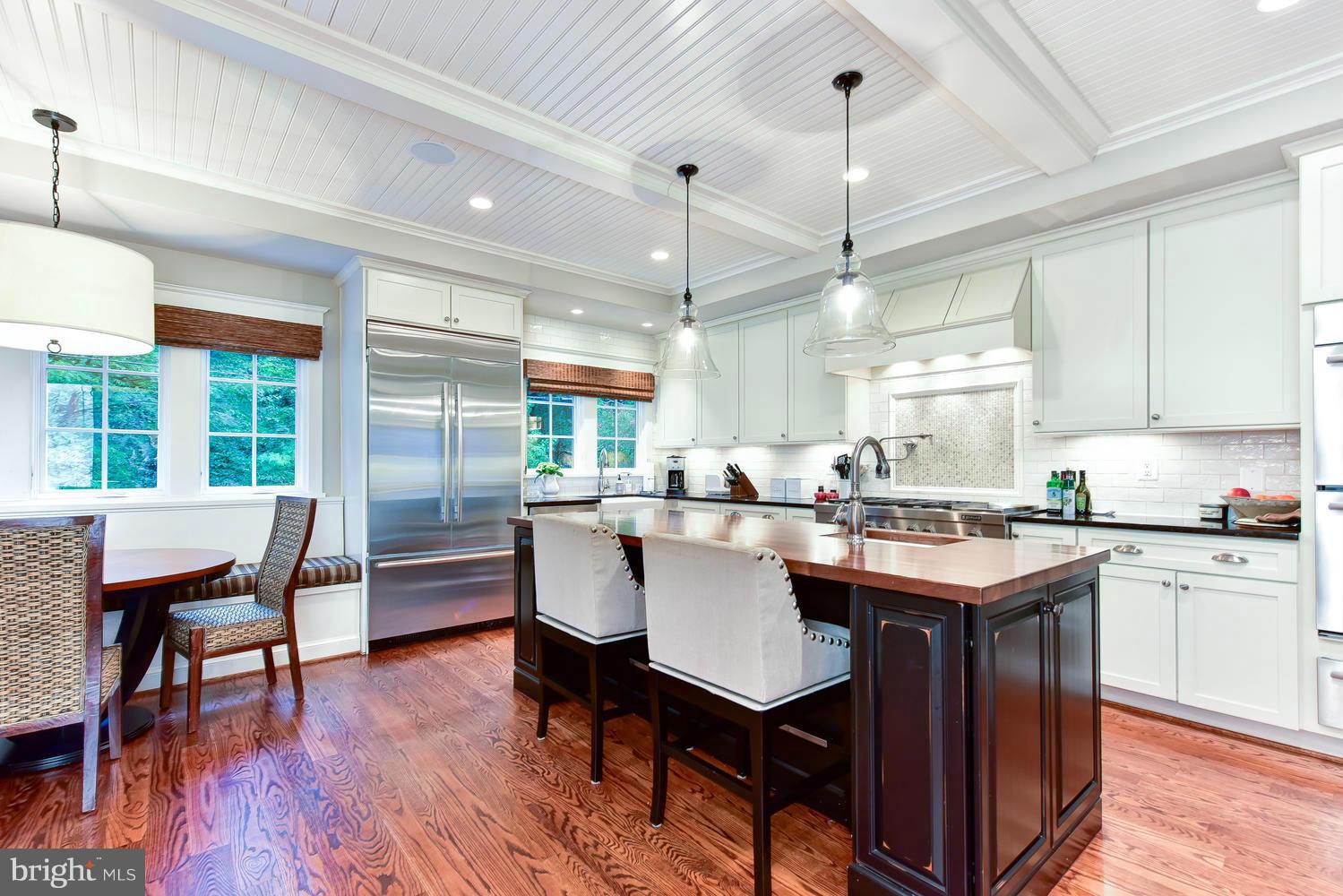 LEE HEIGHTS - Residential