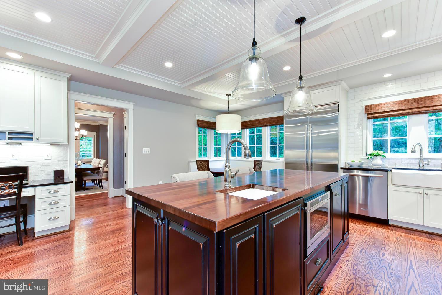 LEE HEIGHTS - Residential