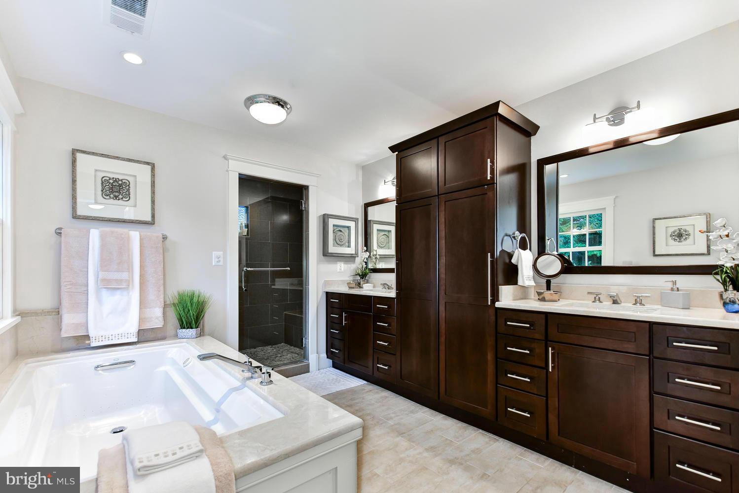 LEE HEIGHTS - Residential