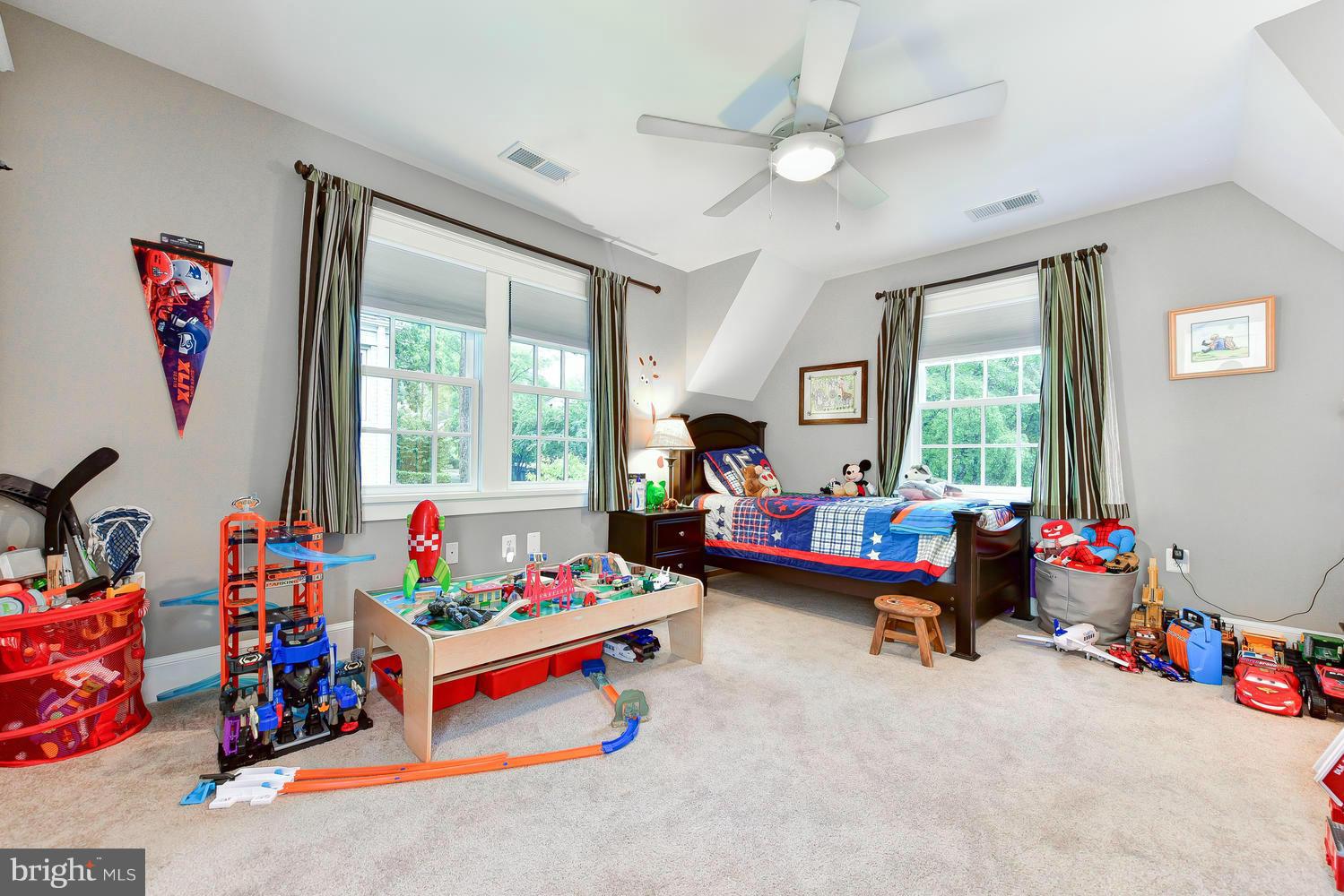 LEE HEIGHTS - Residential