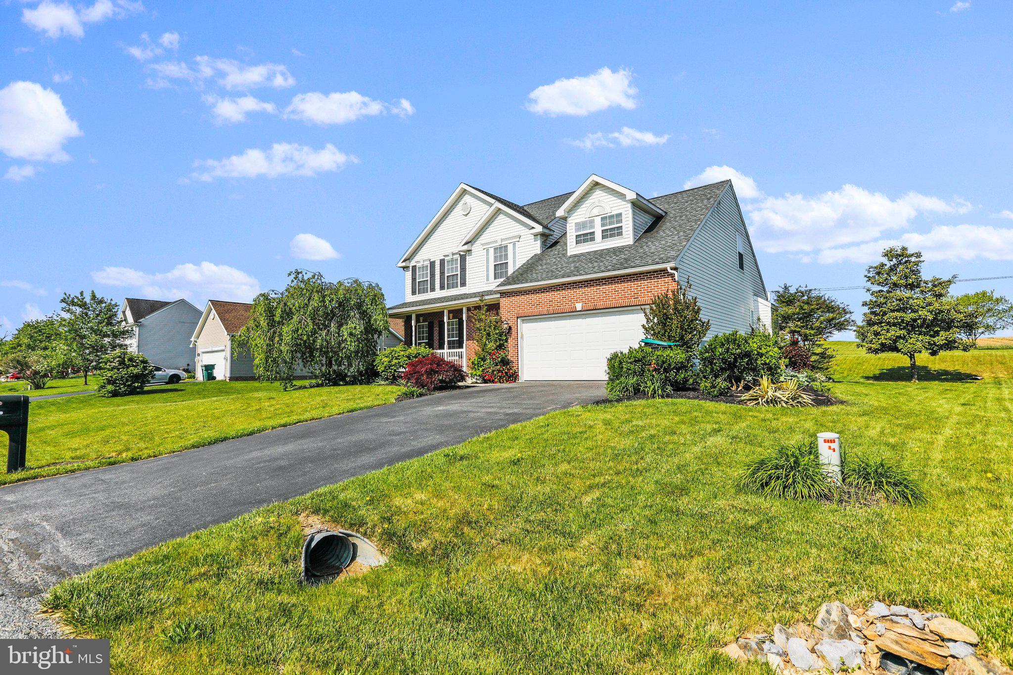 ROLLING HILLS - Residential