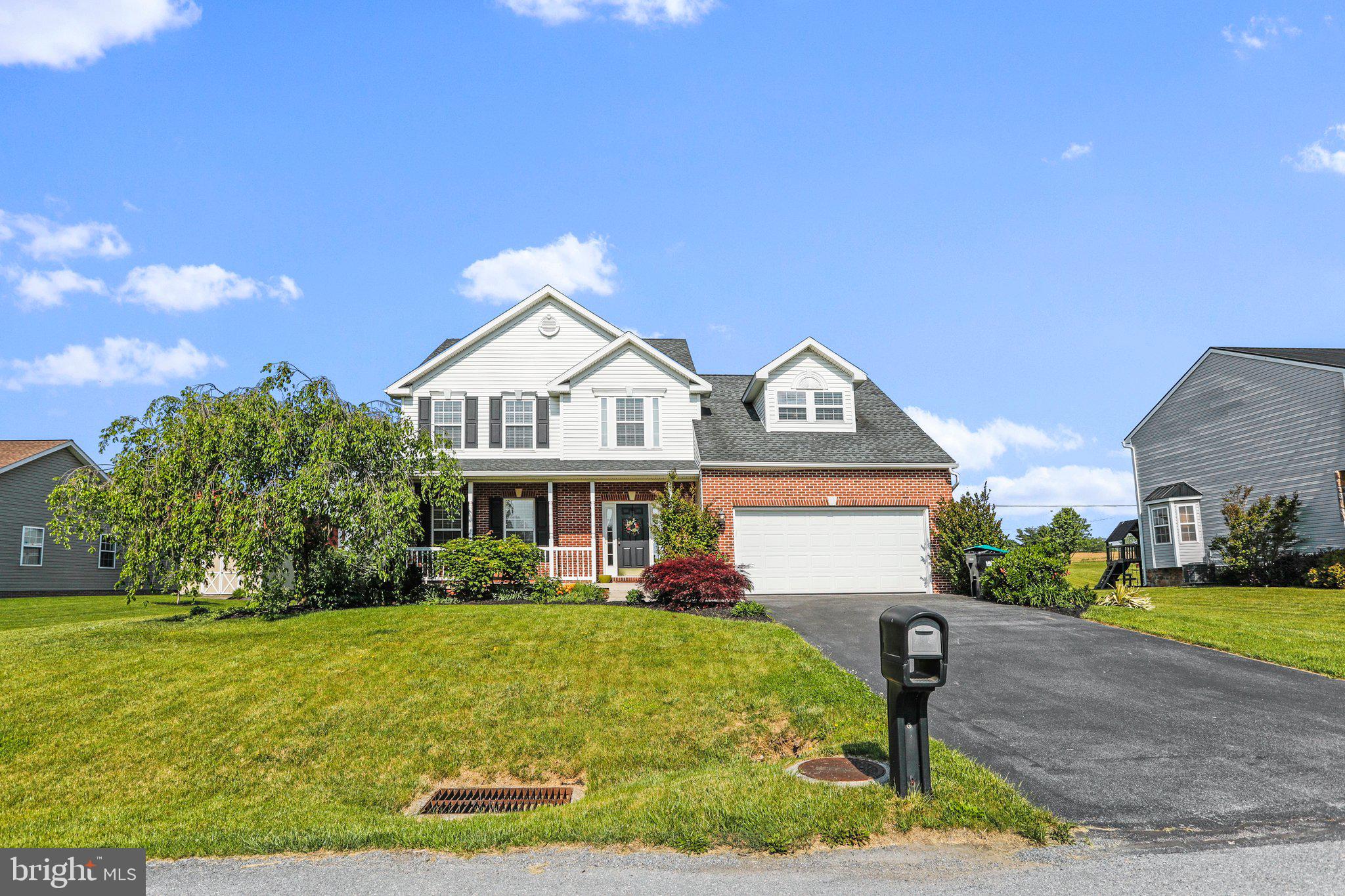 ROLLING HILLS - Residential