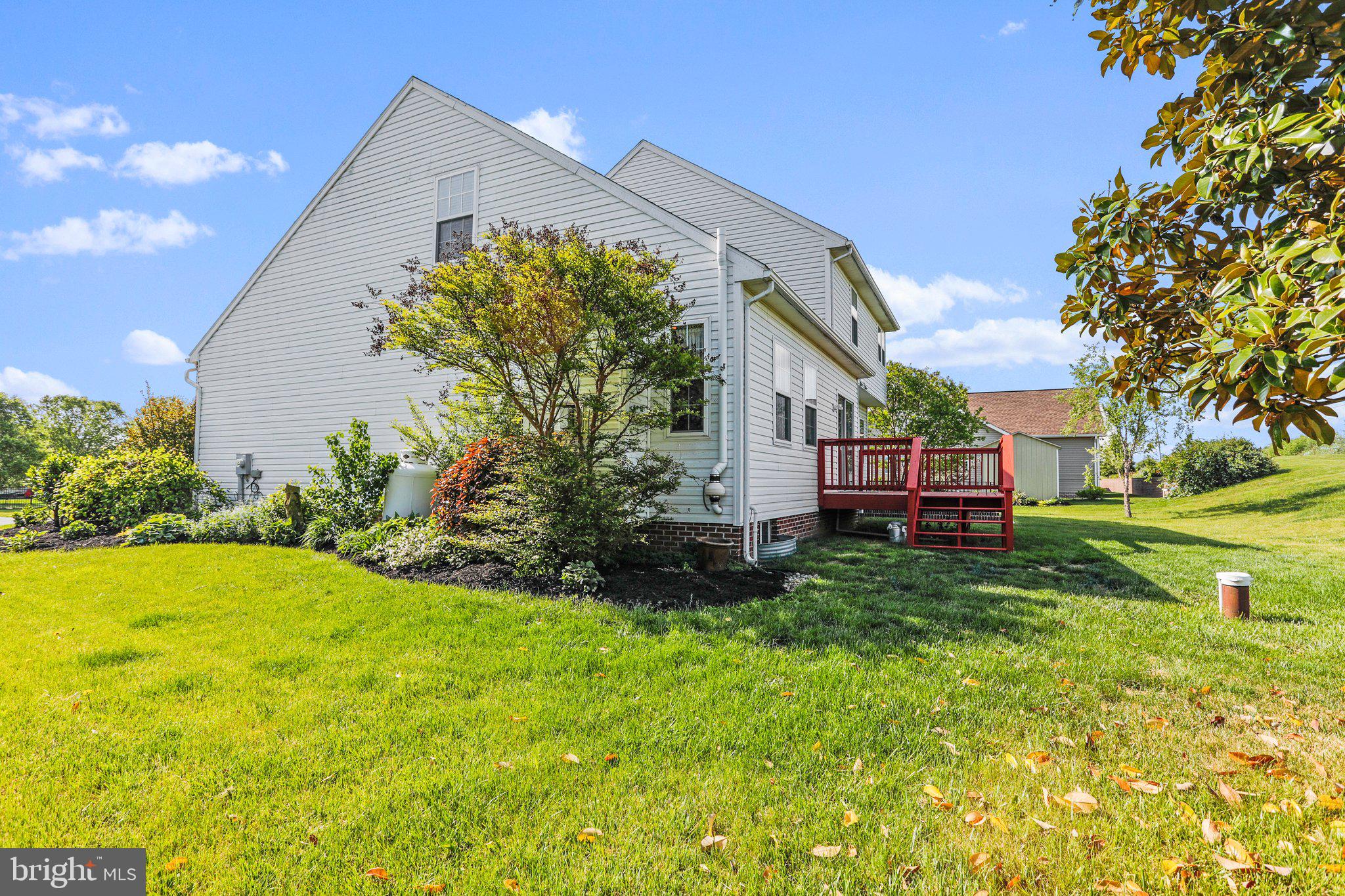 ROLLING HILLS - Residential