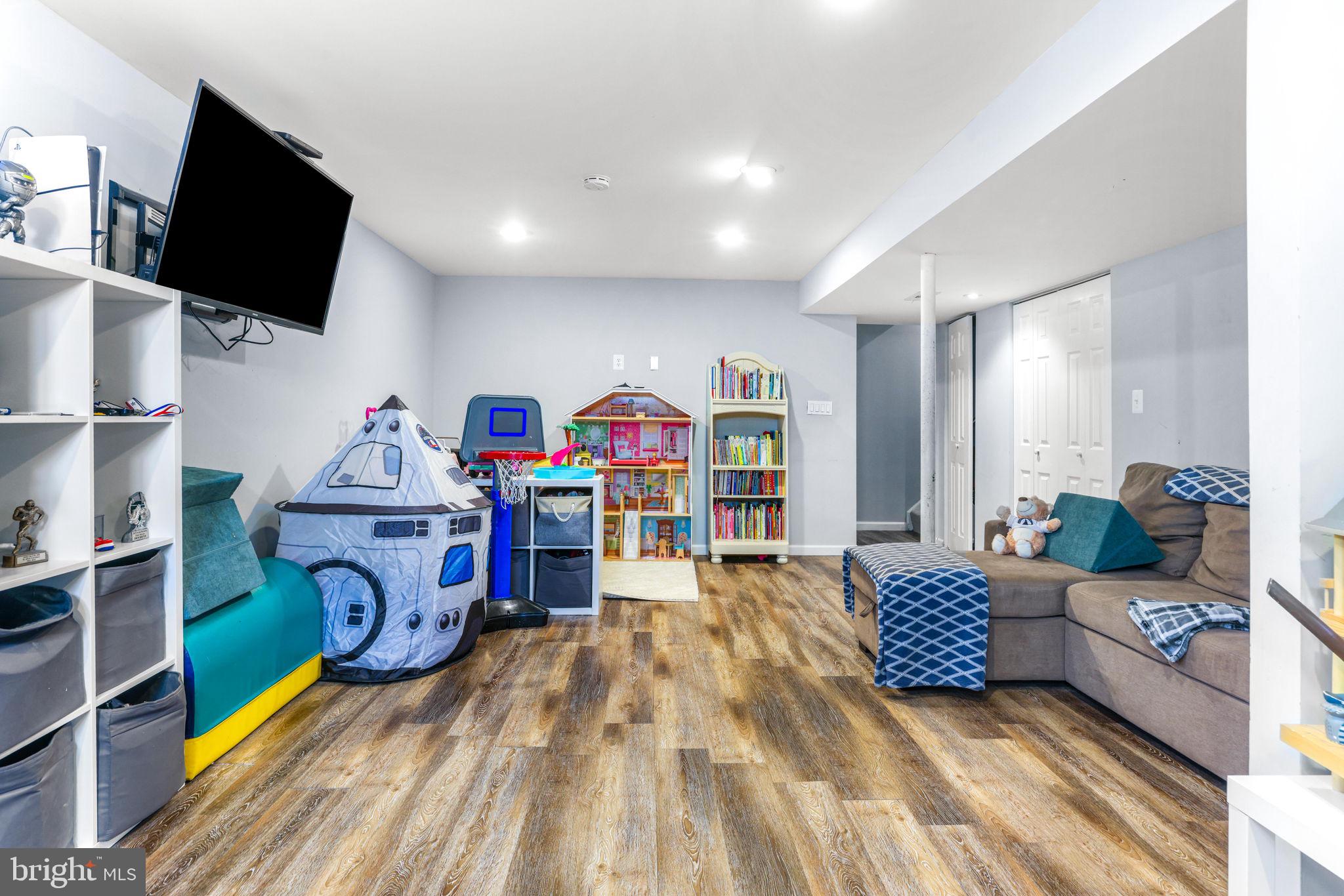 STEWARTS LANDING - Residential