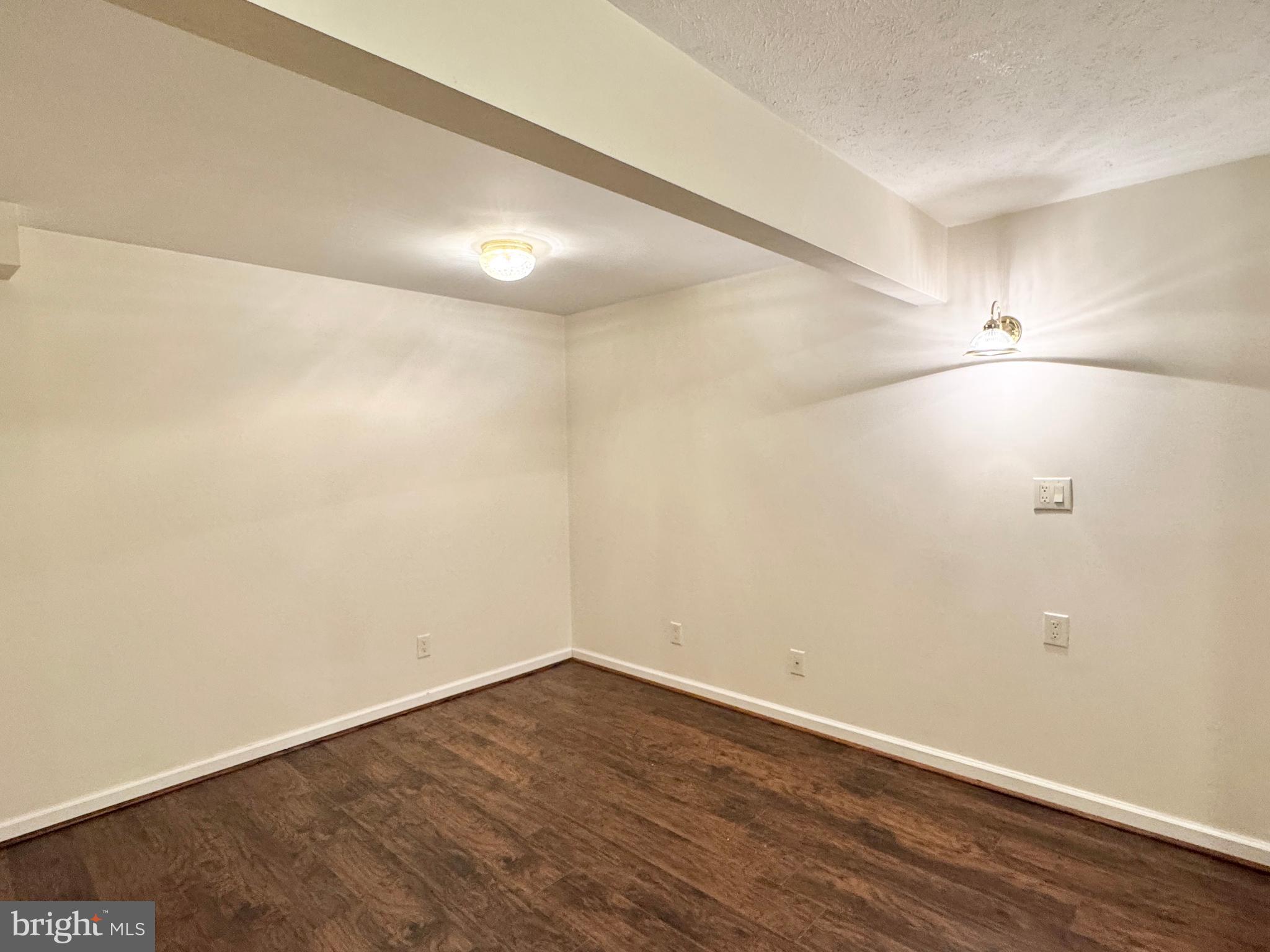 CABIN CREEKWOOD - Residential Lease