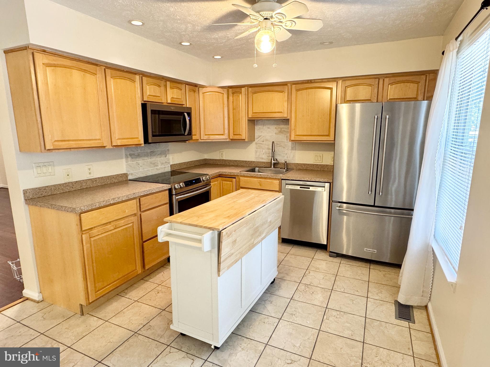 CABIN CREEKWOOD - Residential Lease