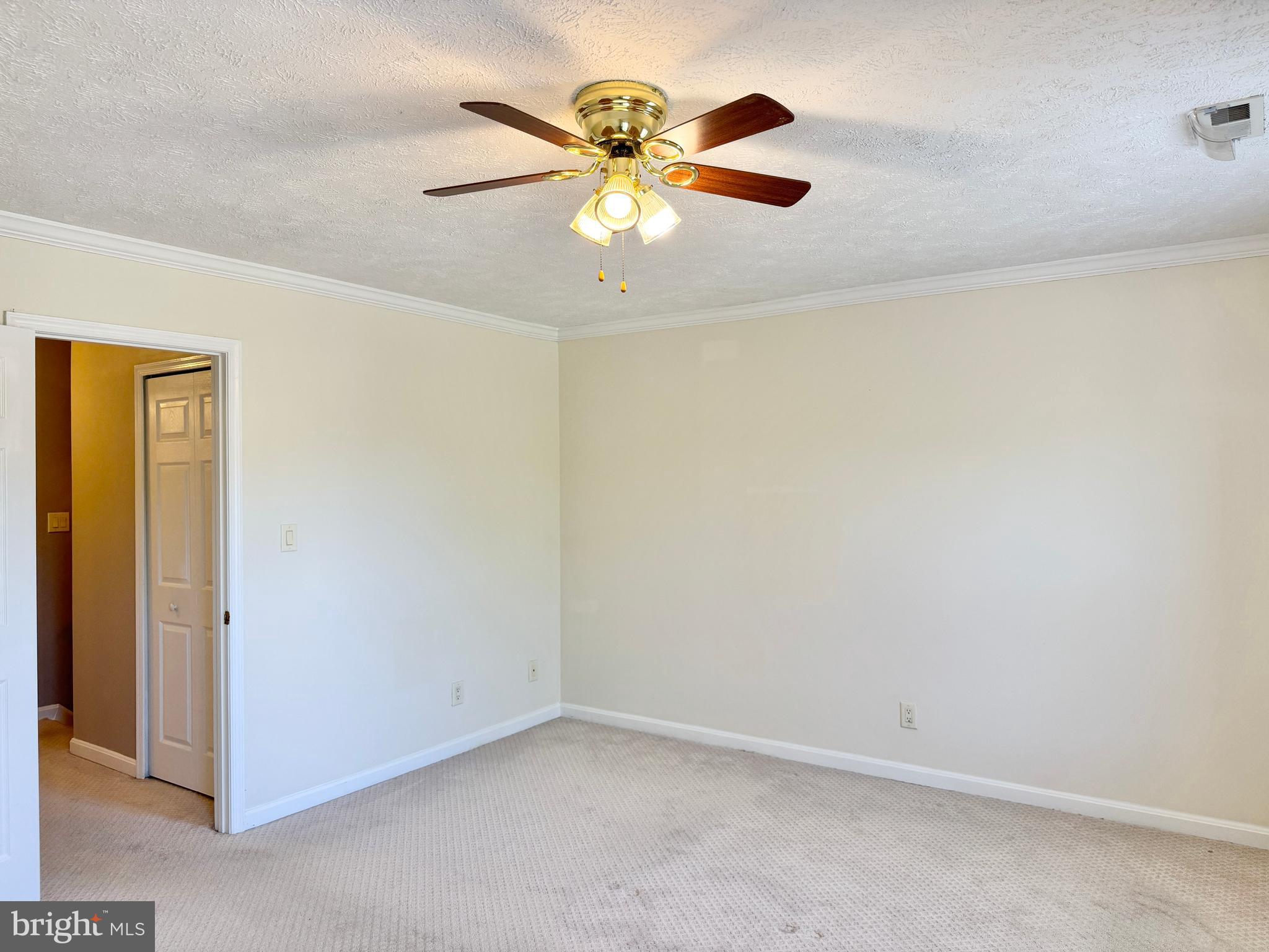 CABIN CREEKWOOD - Residential Lease