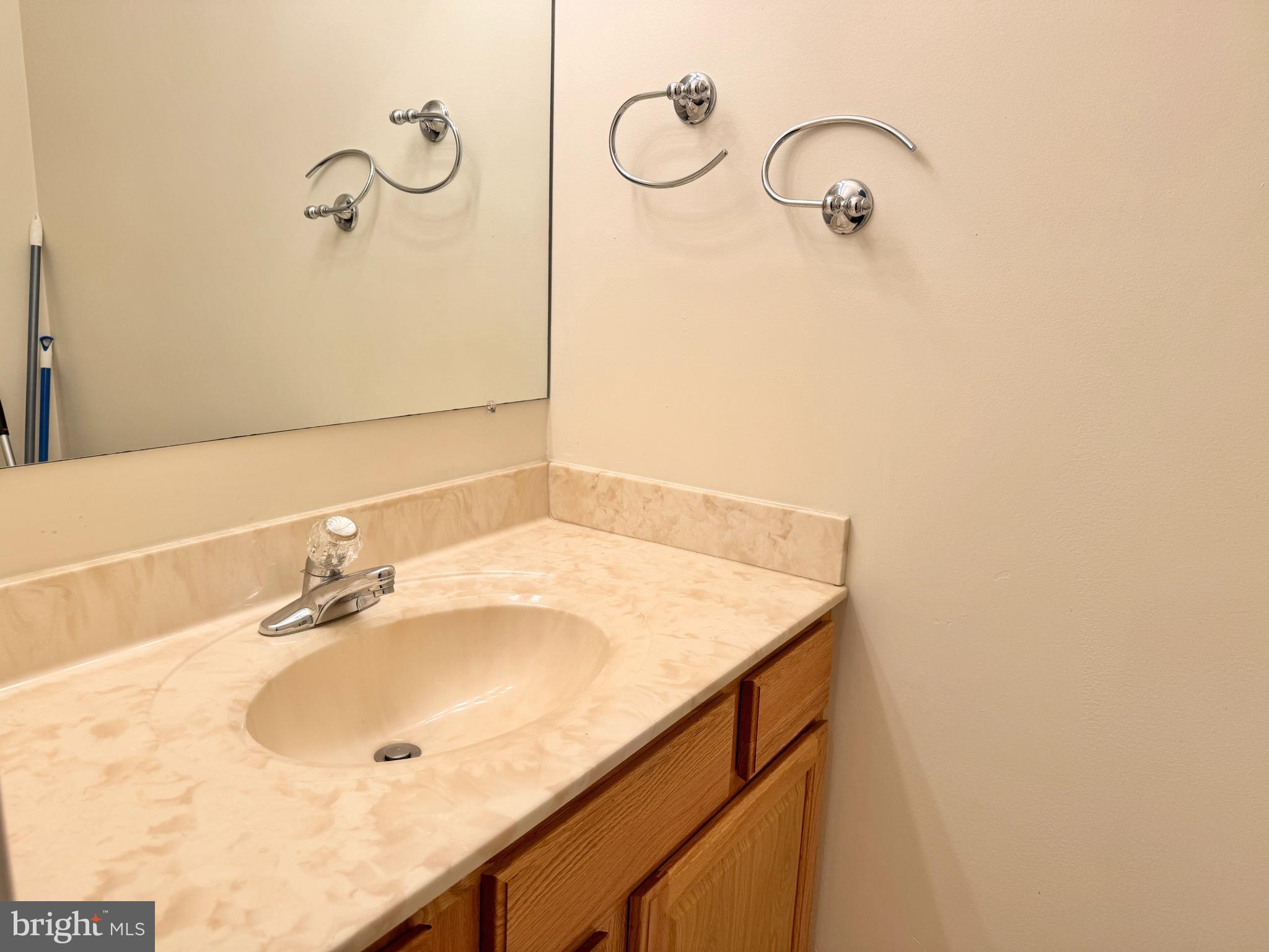 CABIN CREEKWOOD - Residential Lease