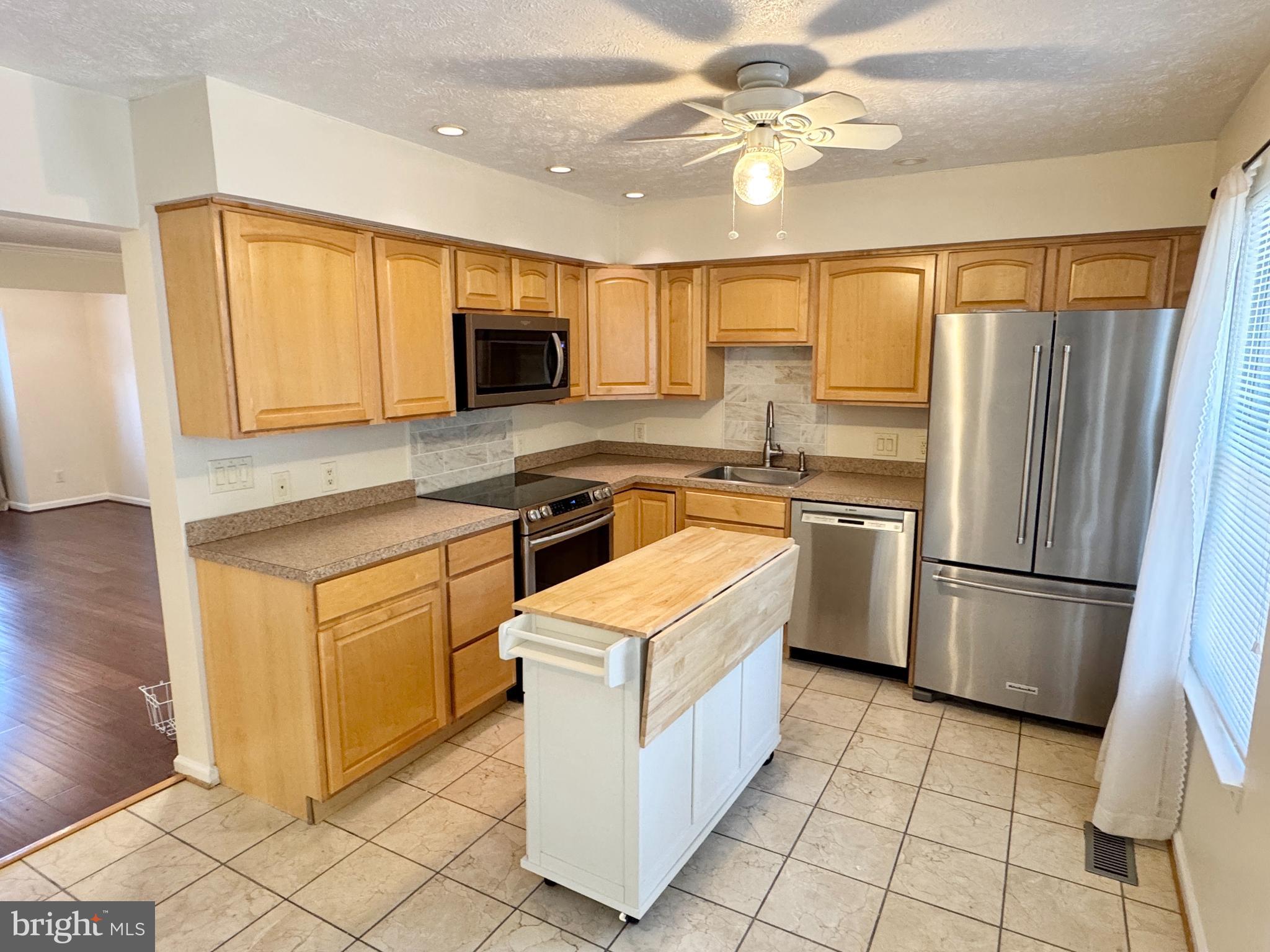 CABIN CREEKWOOD - Residential Lease