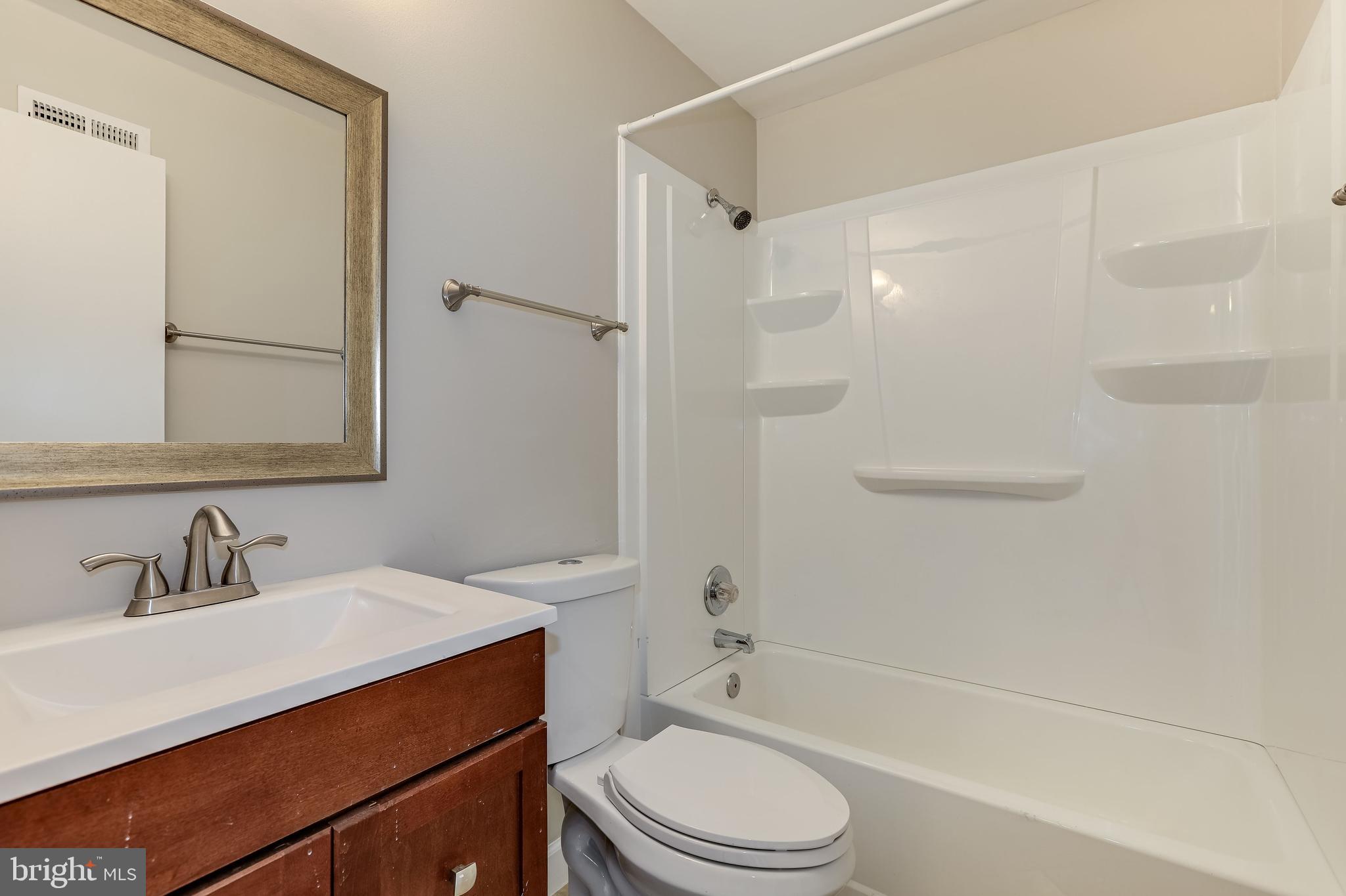 MT VERNON SQUARE TOWNHOUSE - Residential