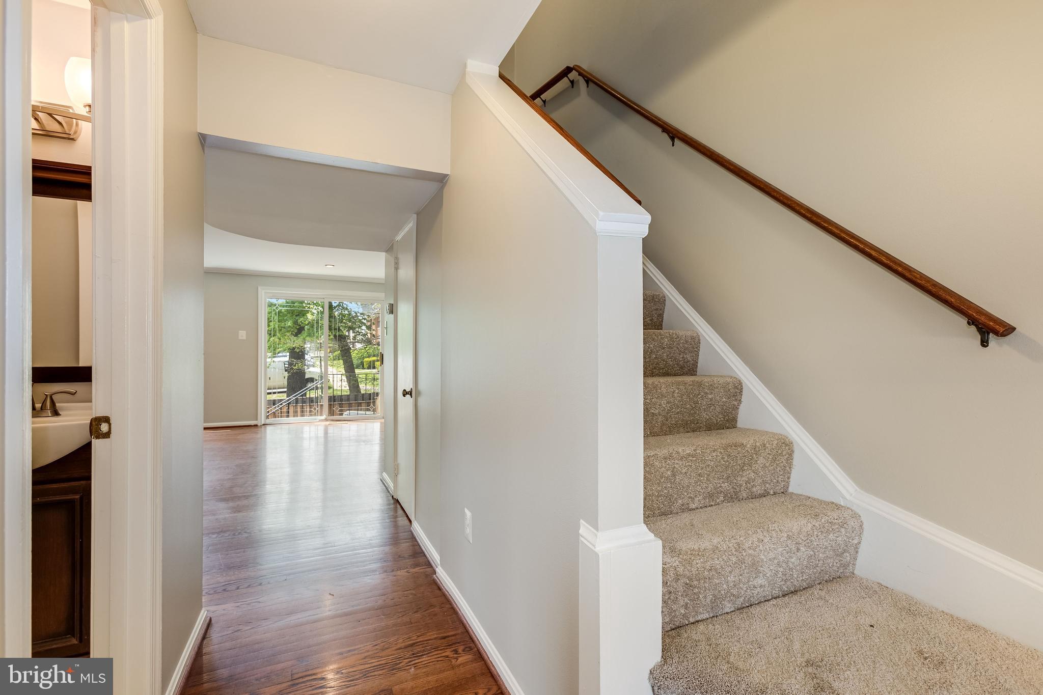 MT VERNON SQUARE TOWNHOUSE - Residential