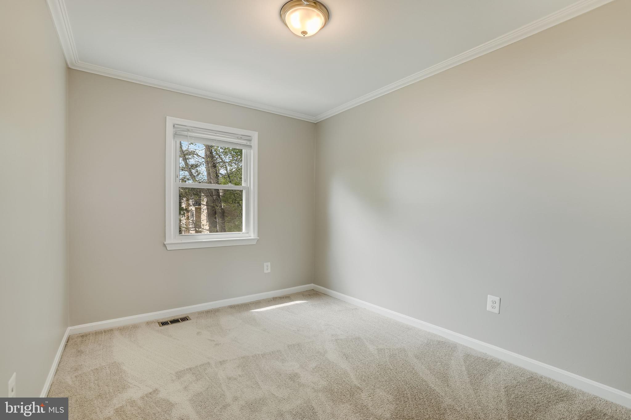 MT VERNON SQUARE TOWNHOUSE - Residential