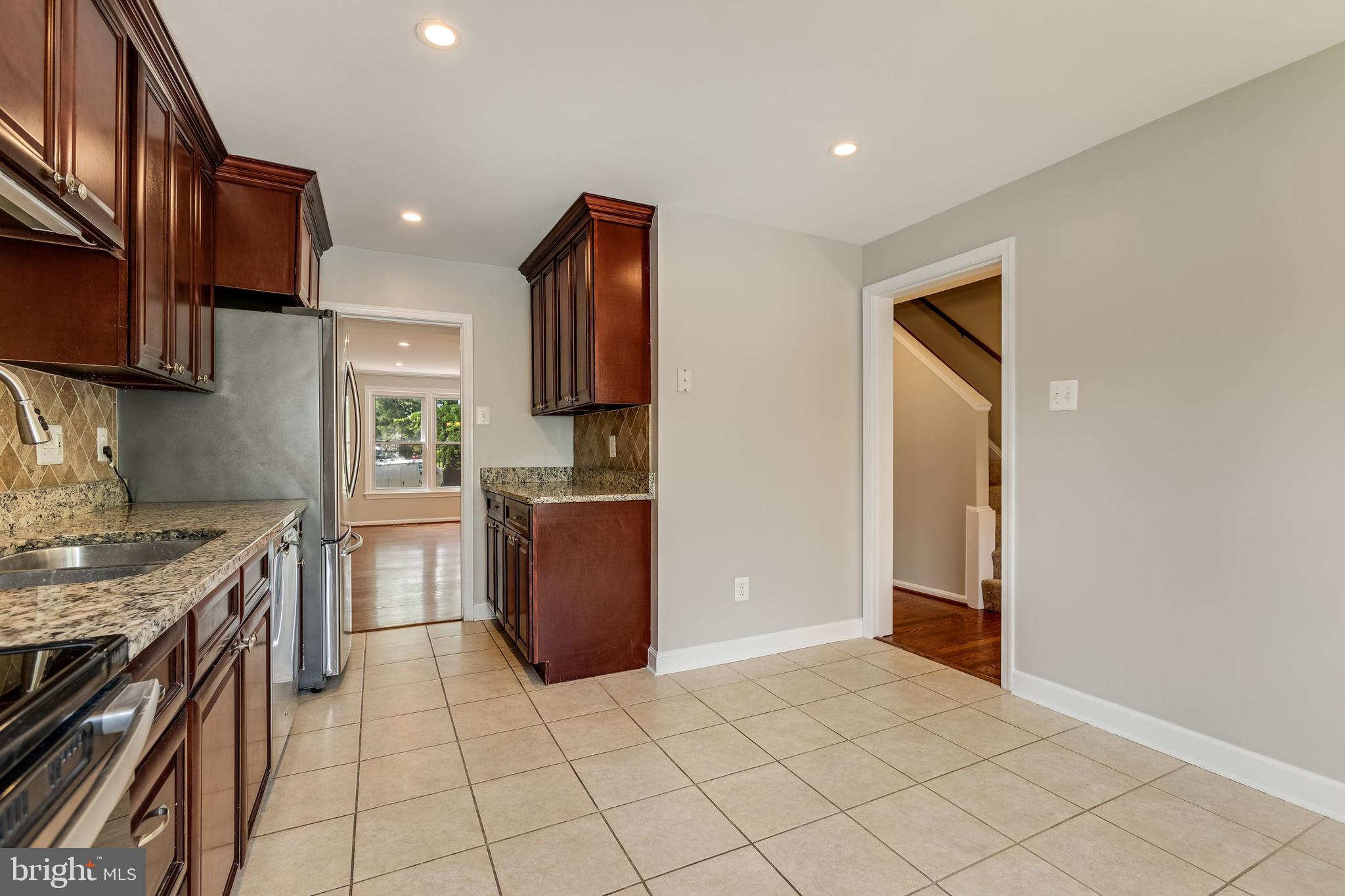 MT VERNON SQUARE TOWNHOUSE - Residential