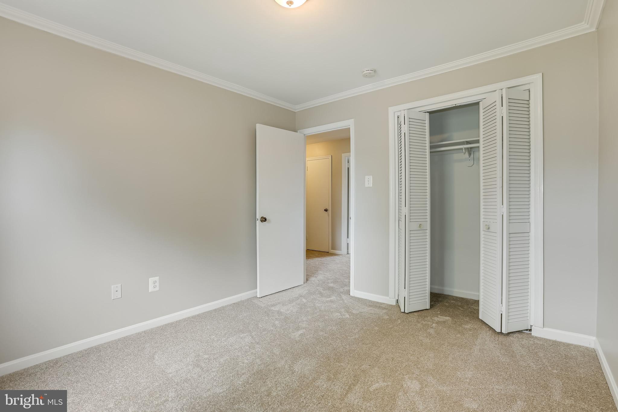 MT VERNON SQUARE TOWNHOUSE - Residential