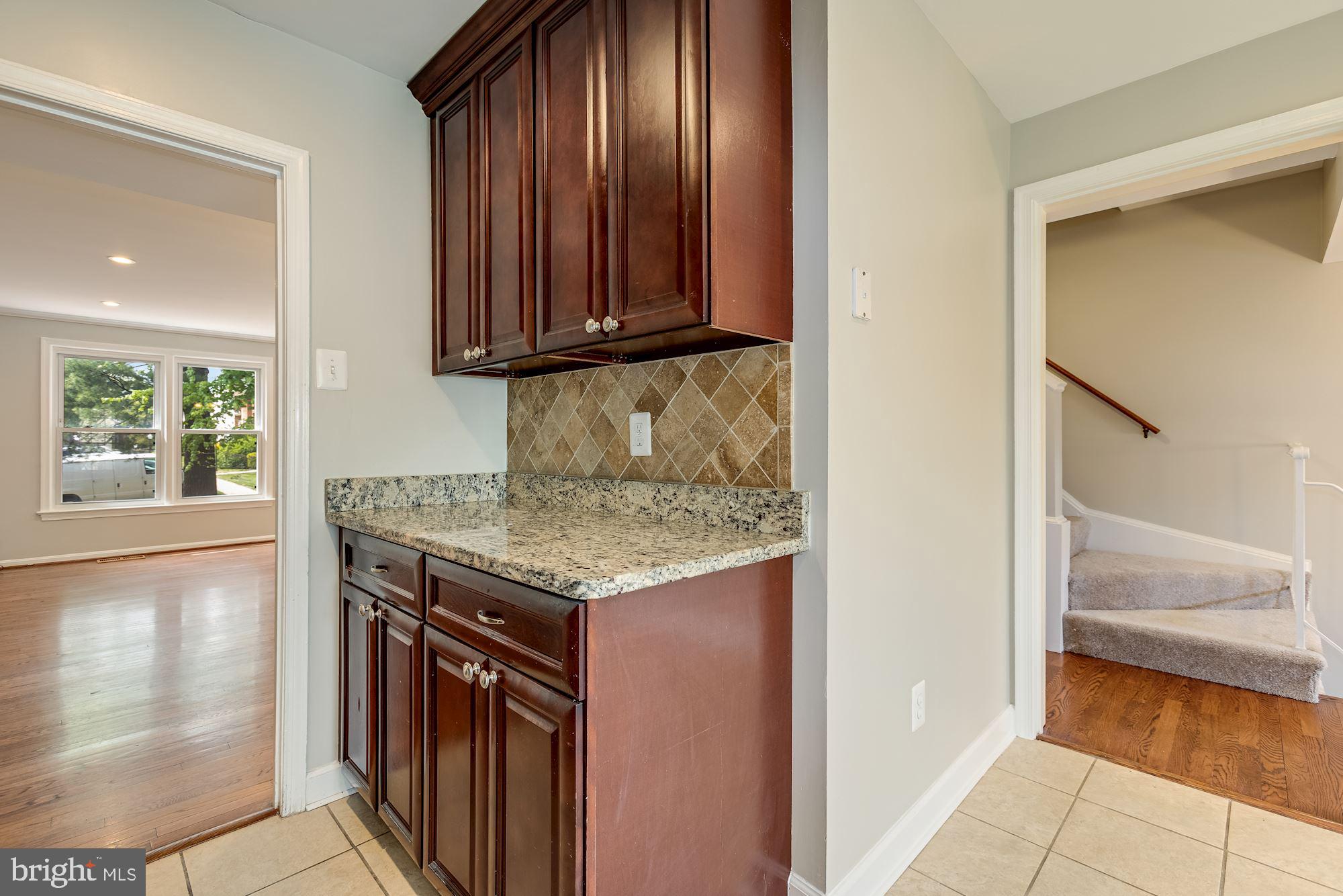 MT VERNON SQUARE TOWNHOUSE - Residential