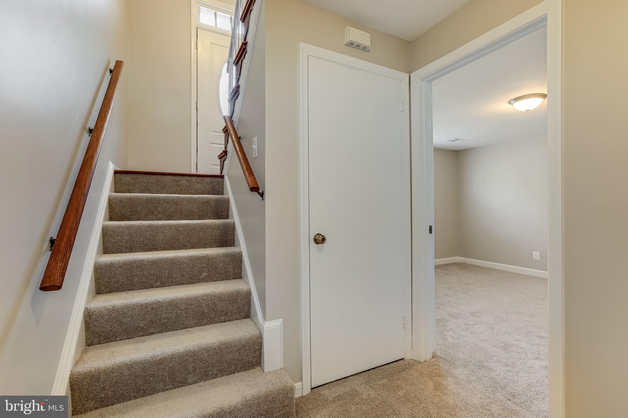 MT VERNON SQUARE TOWNHOUSE - Residential