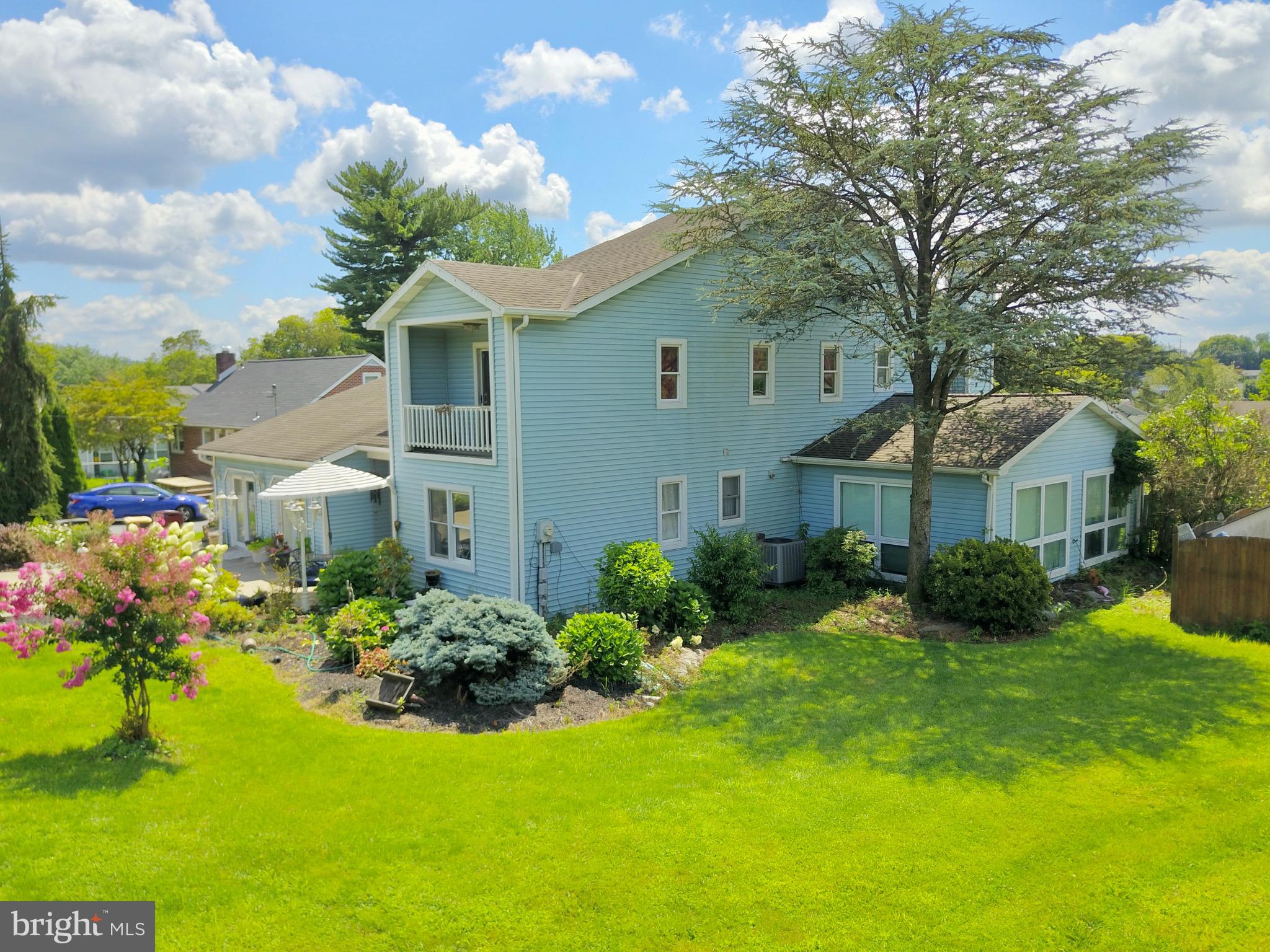 OLYMPIC ESTATES - Residential